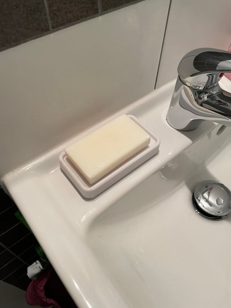 Schmale Seifenschalte / Narrow soap dish
