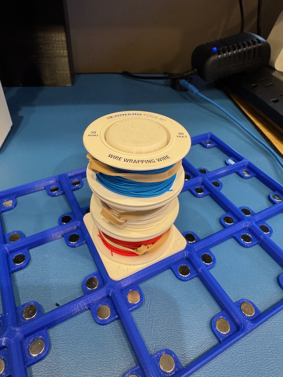 Gridfinity Kynar 30awg Bodge Wire Spool Holder (1x1 base) - Parametric