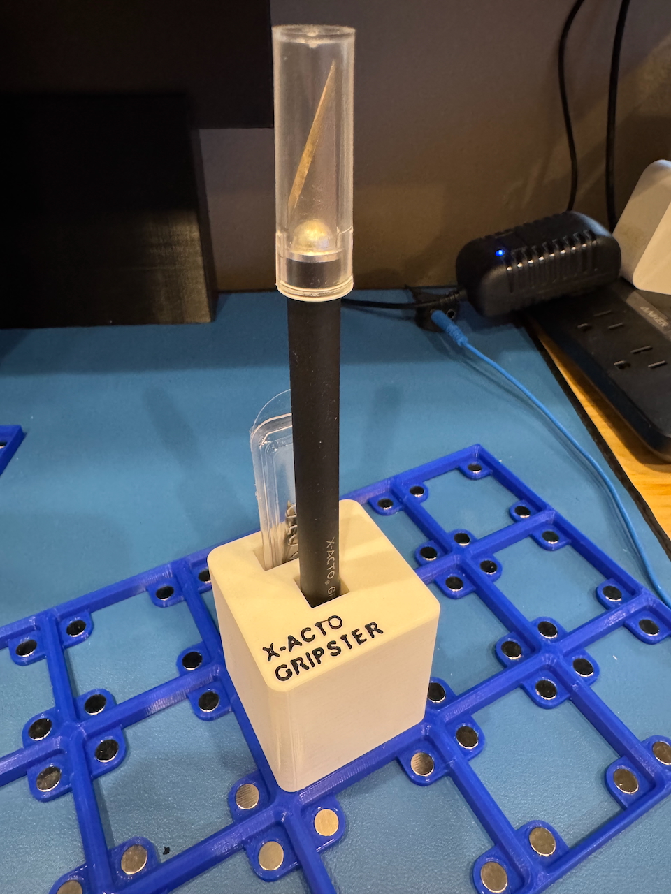 Gridfinity XACTO Gripster Holder (1x1 base)