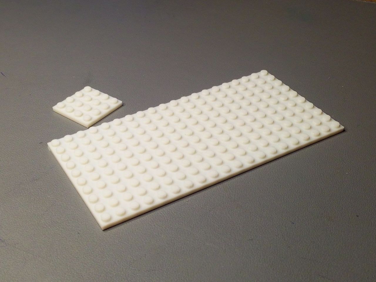 Double sided building plates for a building set - Lego compatible
