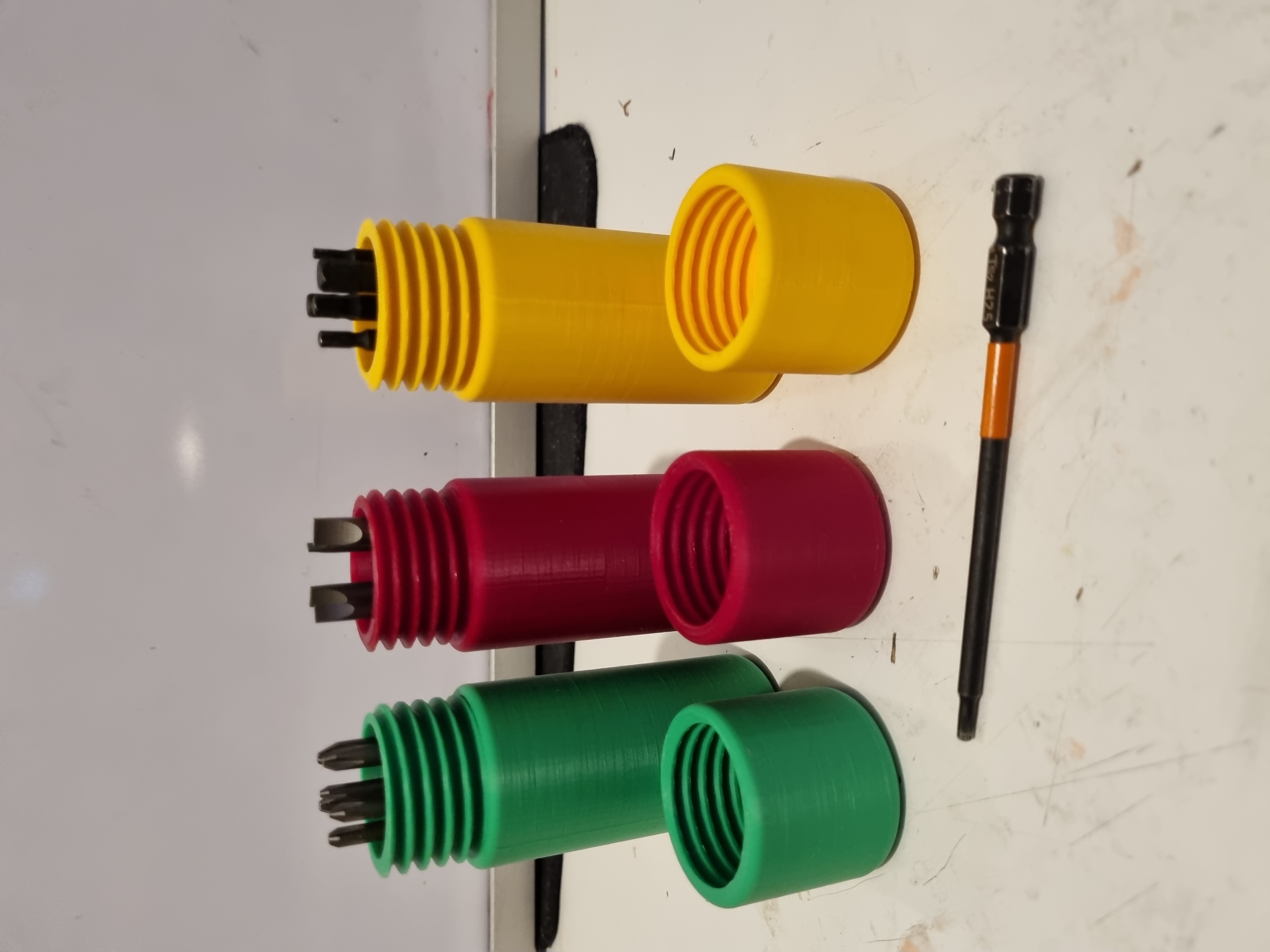 Miniatura 4 do modelo 3D Long screwdriver bits case