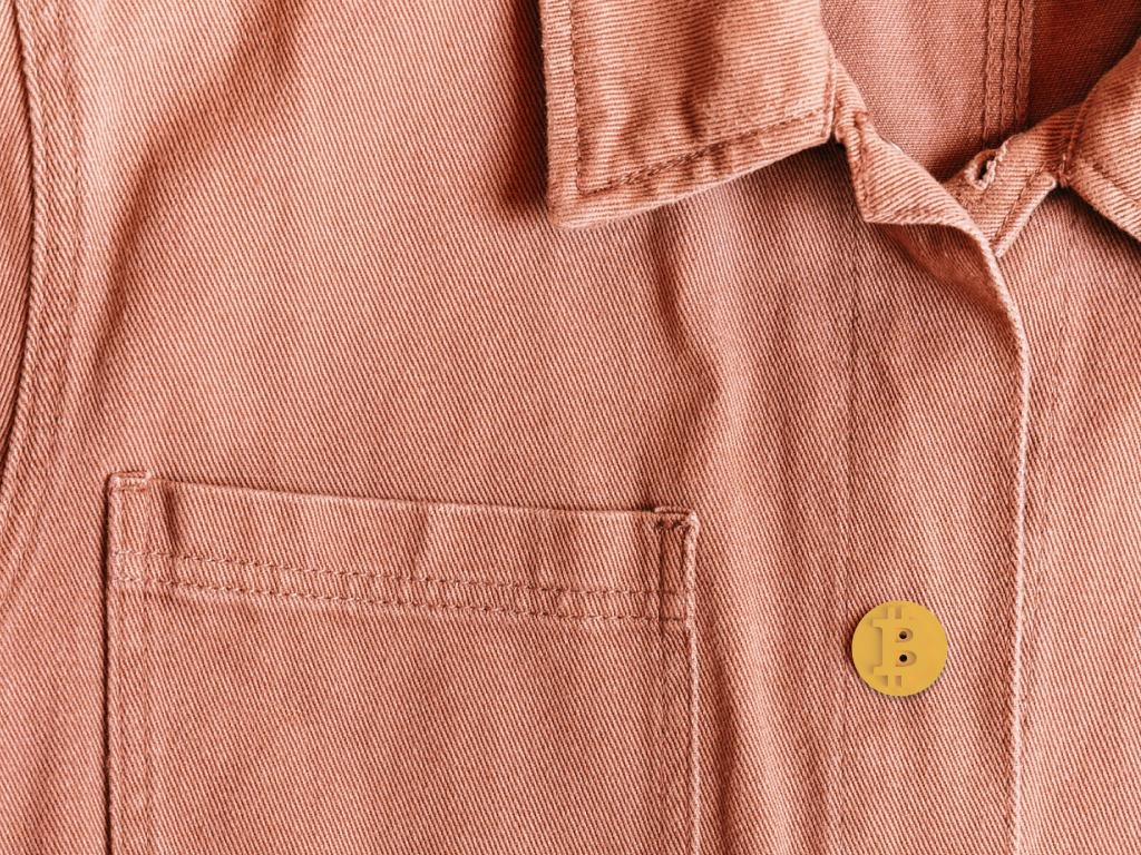 Miniatura 2 do modelo 3D Bitcoin Clothes Button