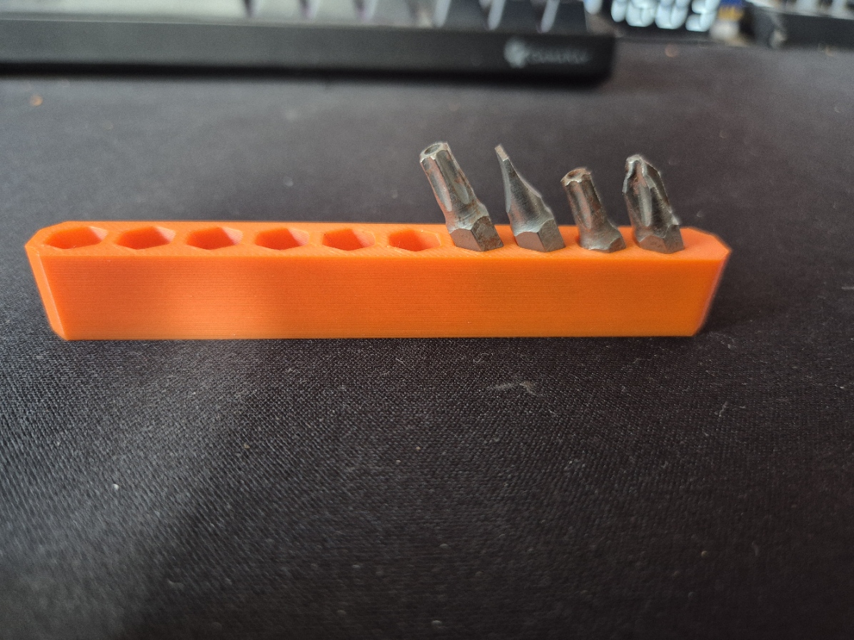 Angled bit holder for LTT screwdriver case