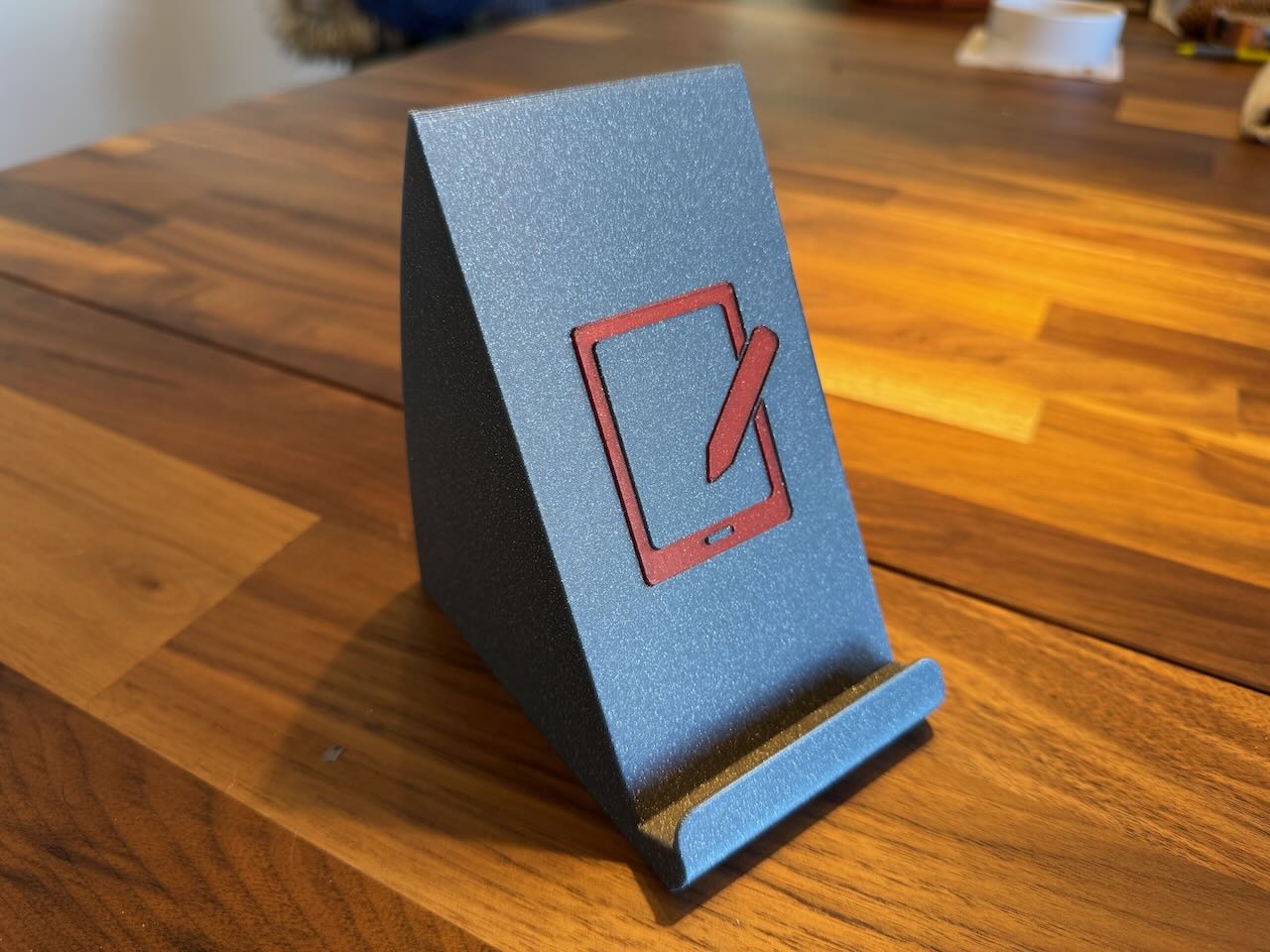 eInk tablet stand