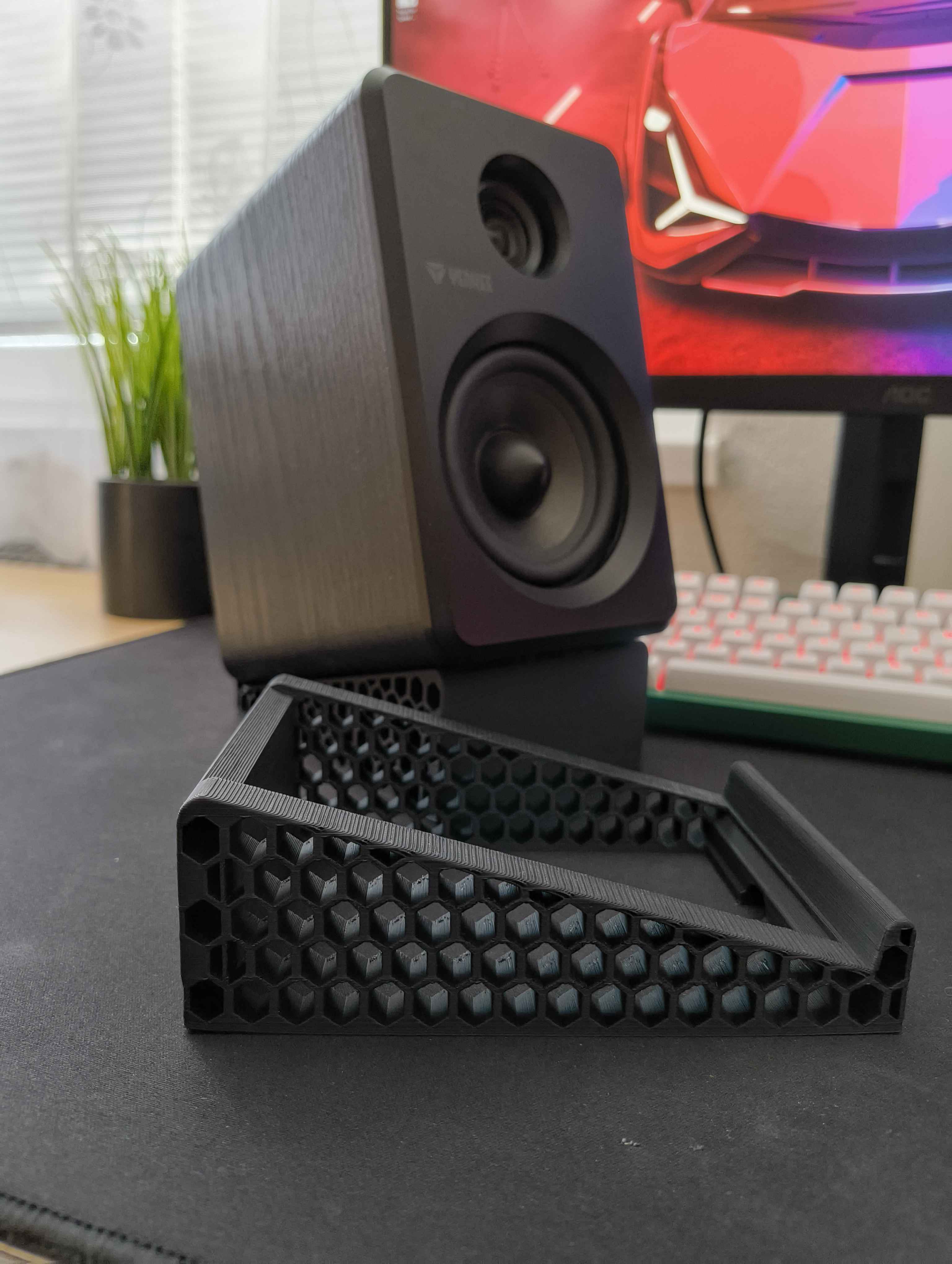Speaker stand