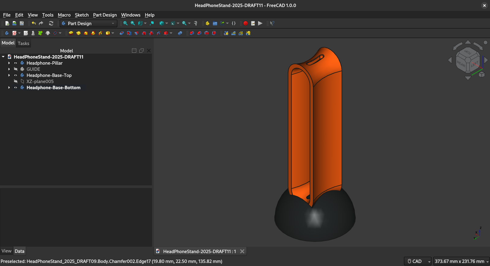 Headphone stnd with hidden storage