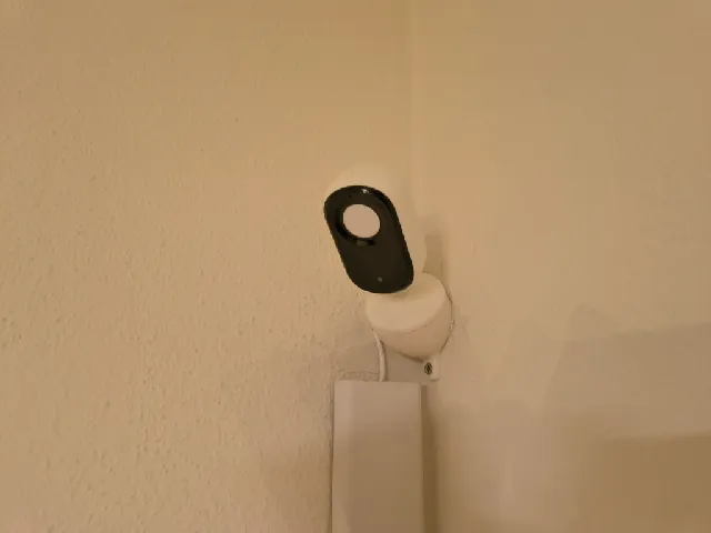 Arlo Essential Indoor 2K - 45° Angled Wall Mounts