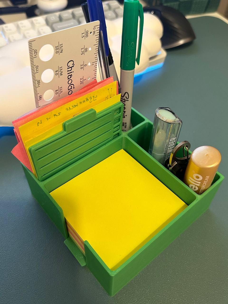 PostIt Desk Organizer for notes, pens and accessories