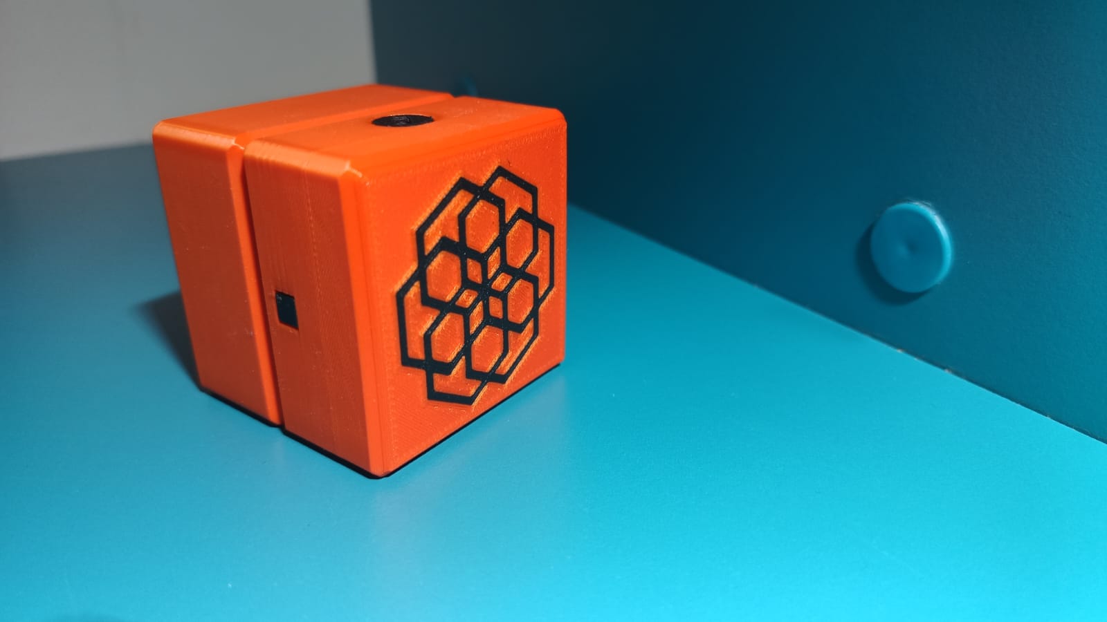 Miniatura 5 do modelo 3D Cube puzzle box with thread