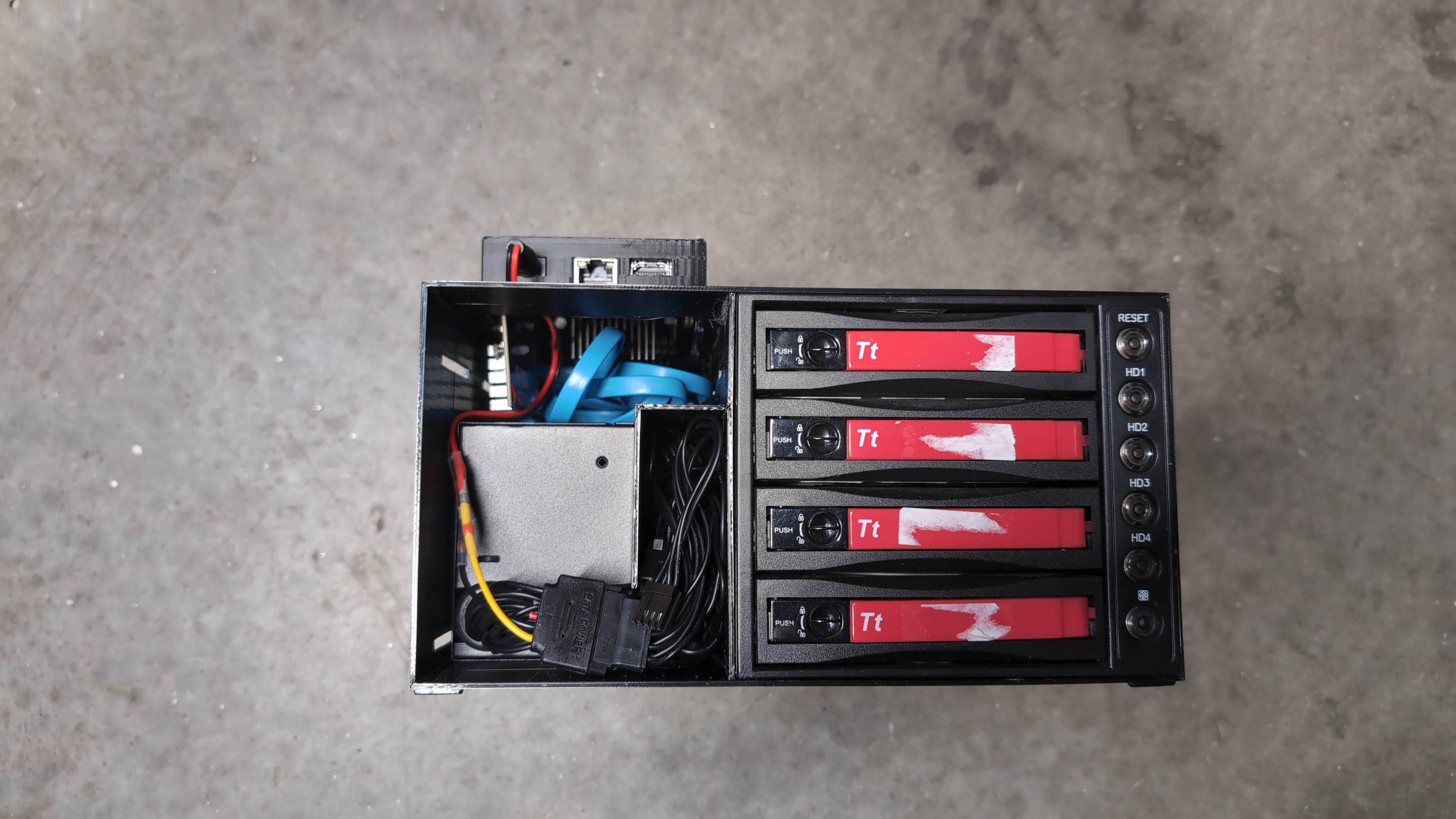 Custom NAS using Pine64 Rockpro64
