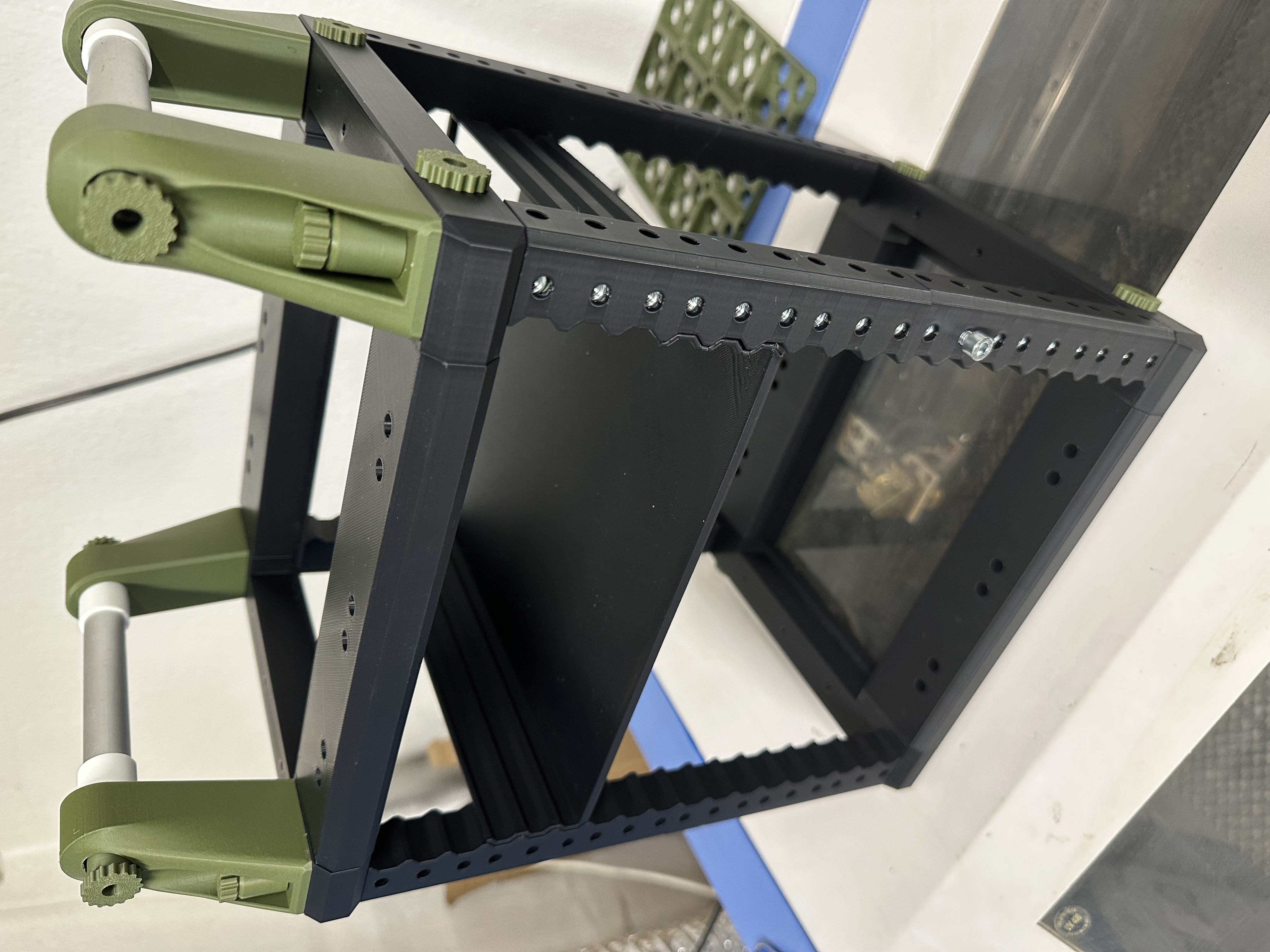 Spacers and adapters for Rackfinity 1.0 side beams and handles