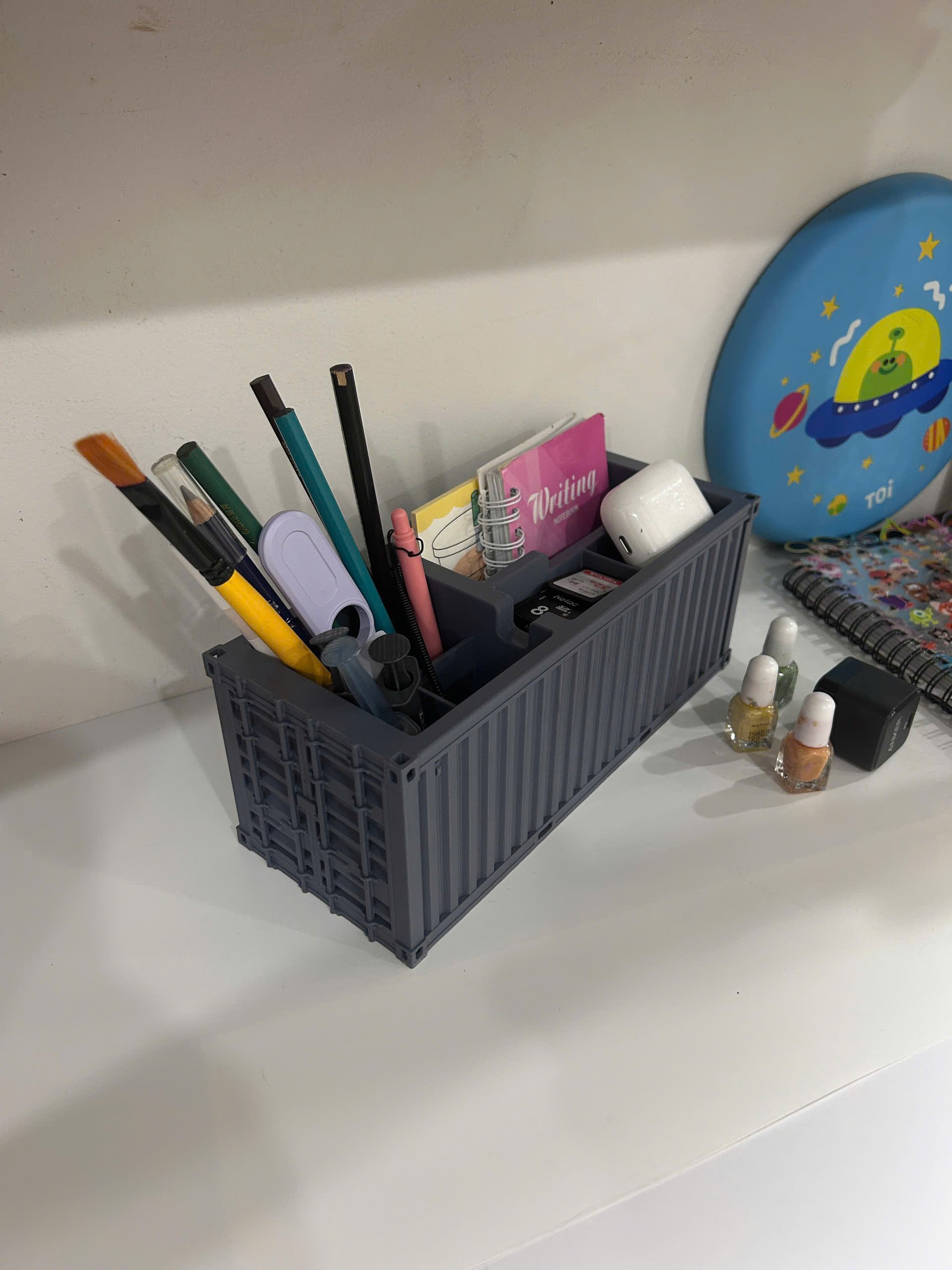 Container pen holder