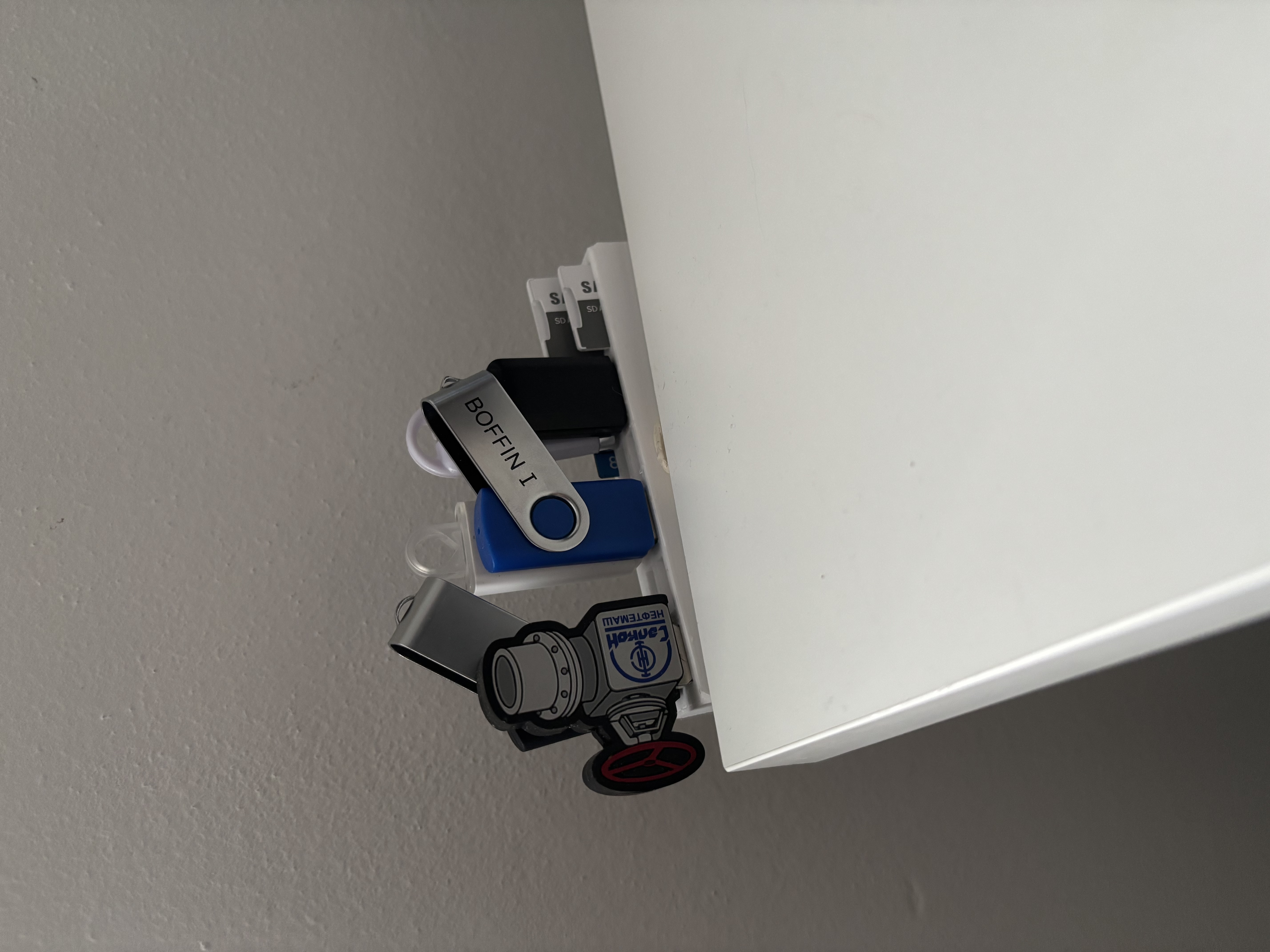 holder for usb, sd, and microsd — miniatura 2