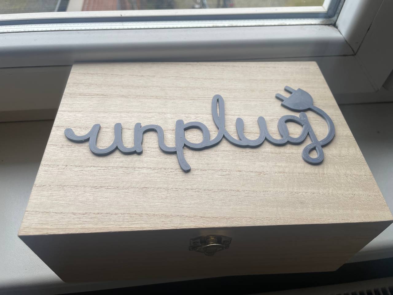 UNPLUG box