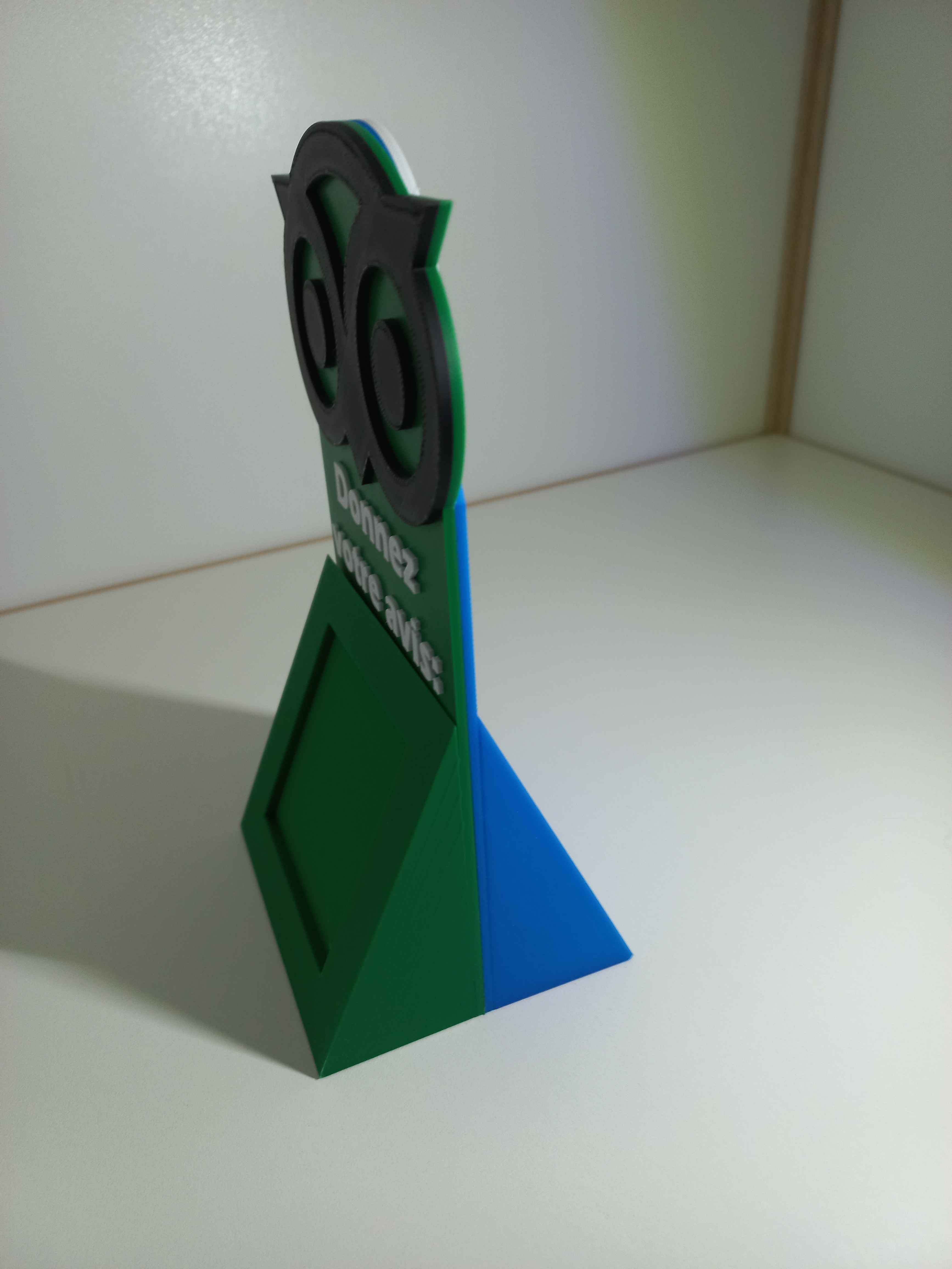 QRCode Display Stand (tr&fb, fusion360) — thumbnail 4