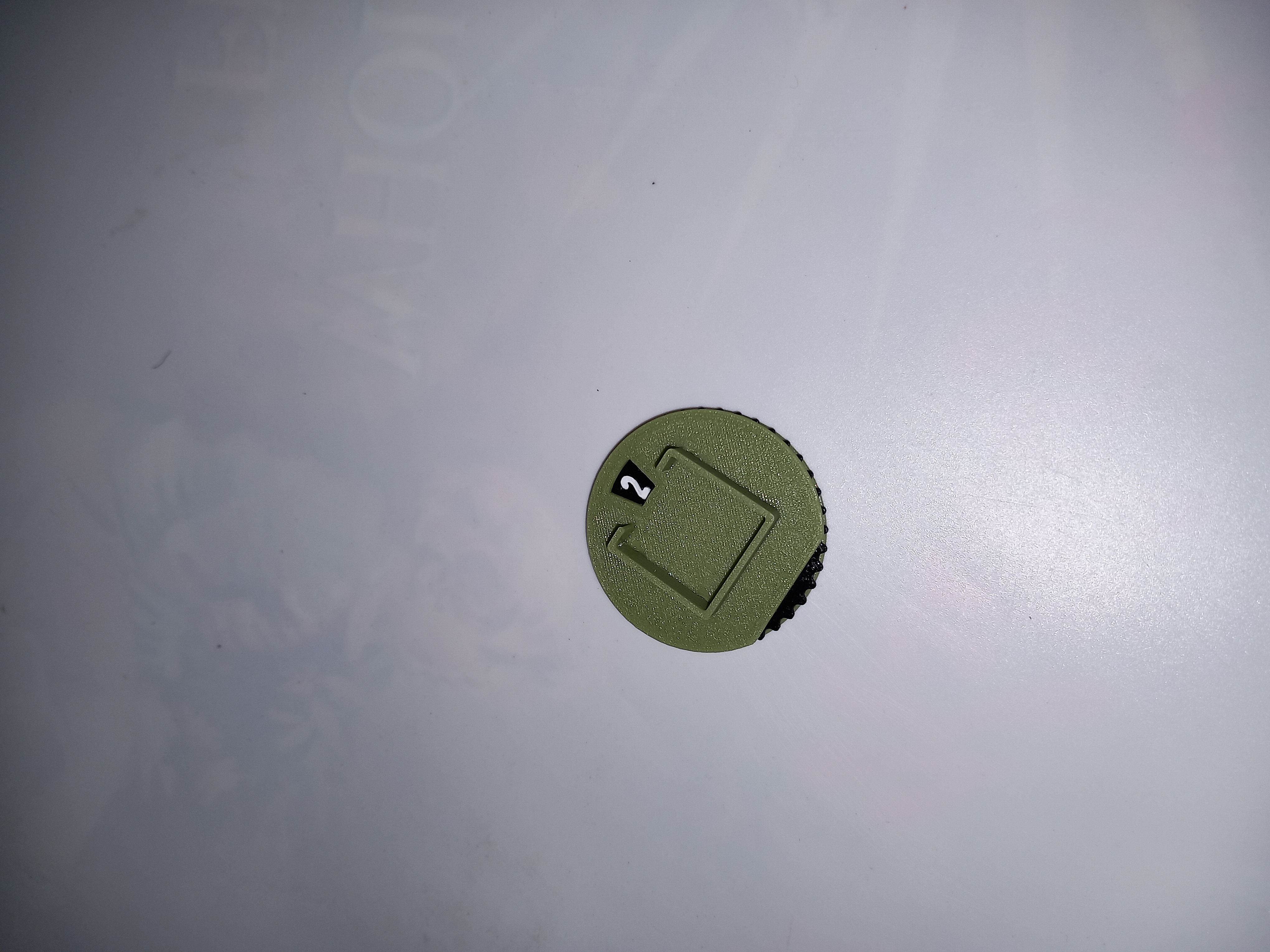 MARCADOR DE PINES CON BOTE DE TRANSPORTE / PIN MARKER WITH TRANSPORT CAN