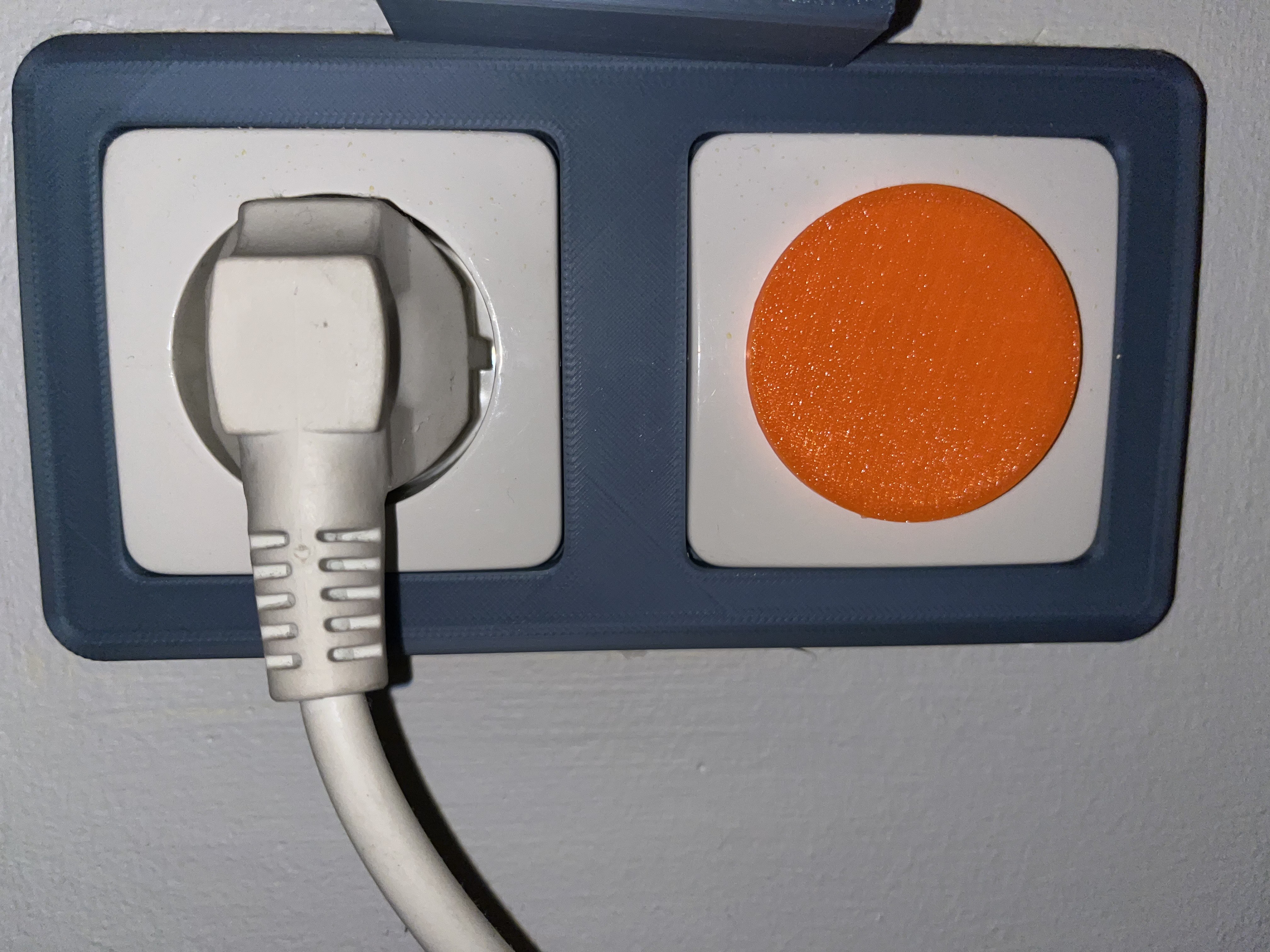 Outlet Cover (kidproof your outlets)