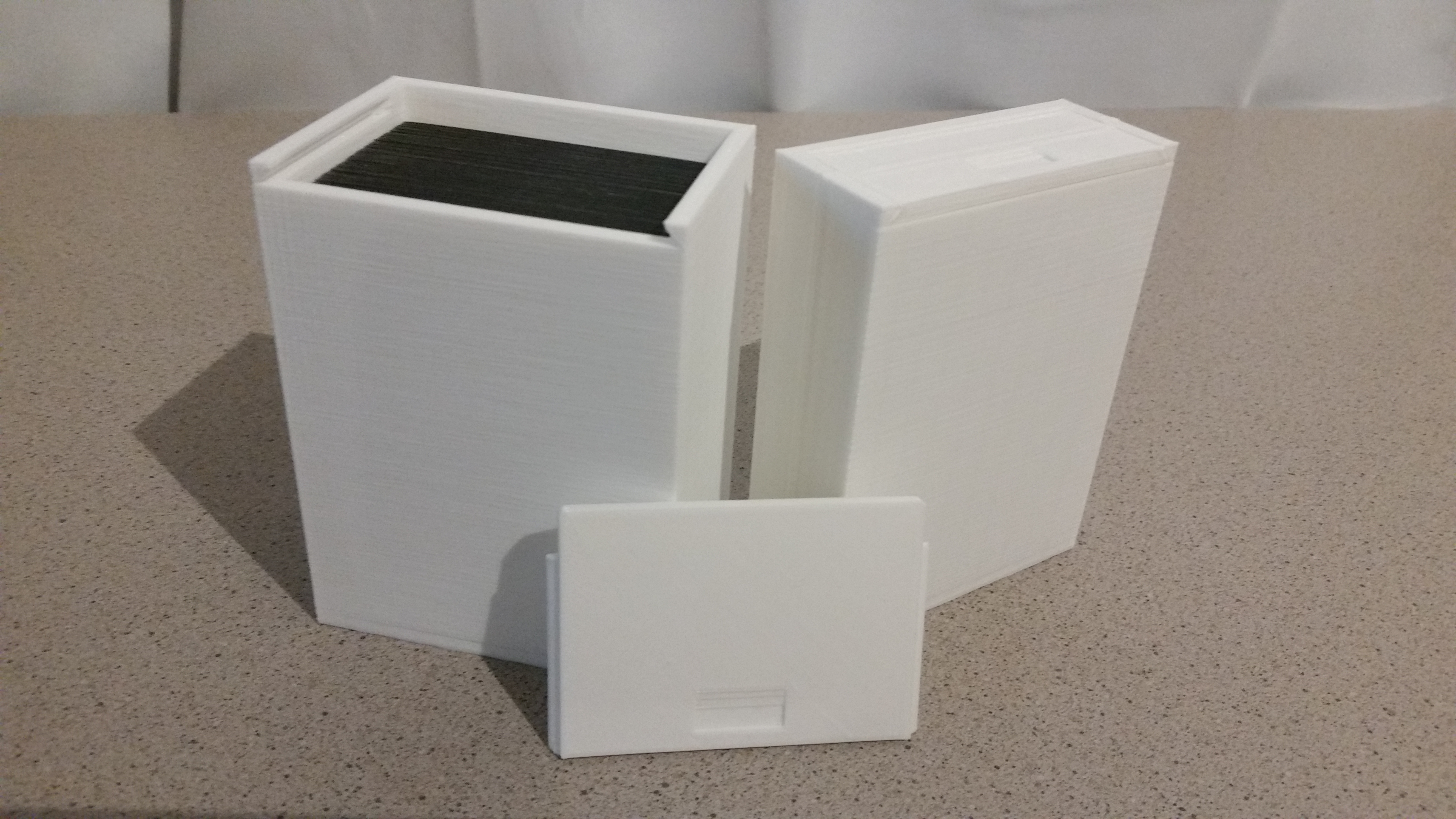Rouge deck box