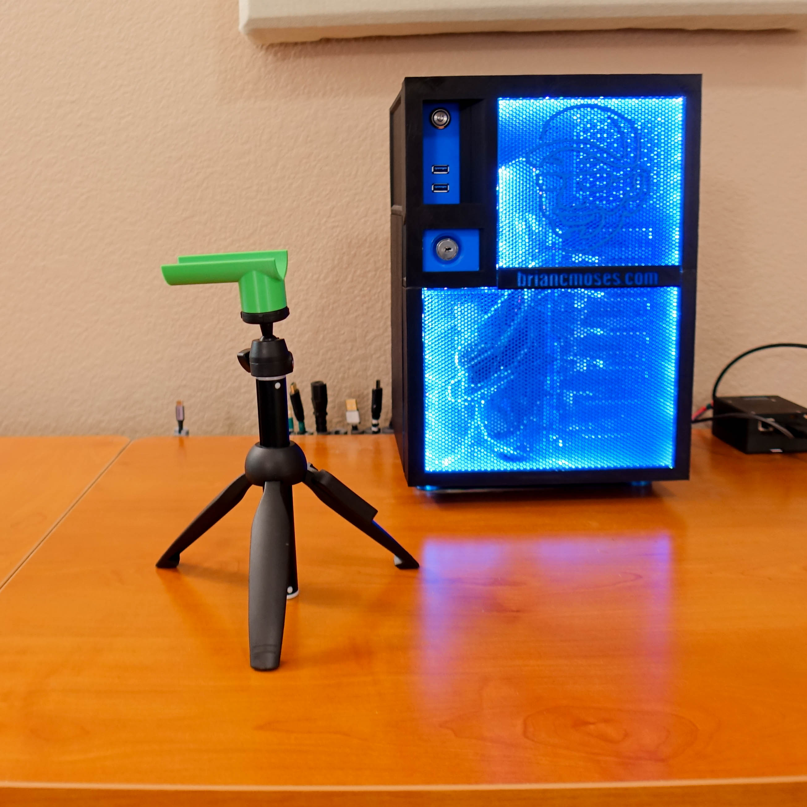 Parametric Tripod Mount for a Flashlight Inverted Insert by