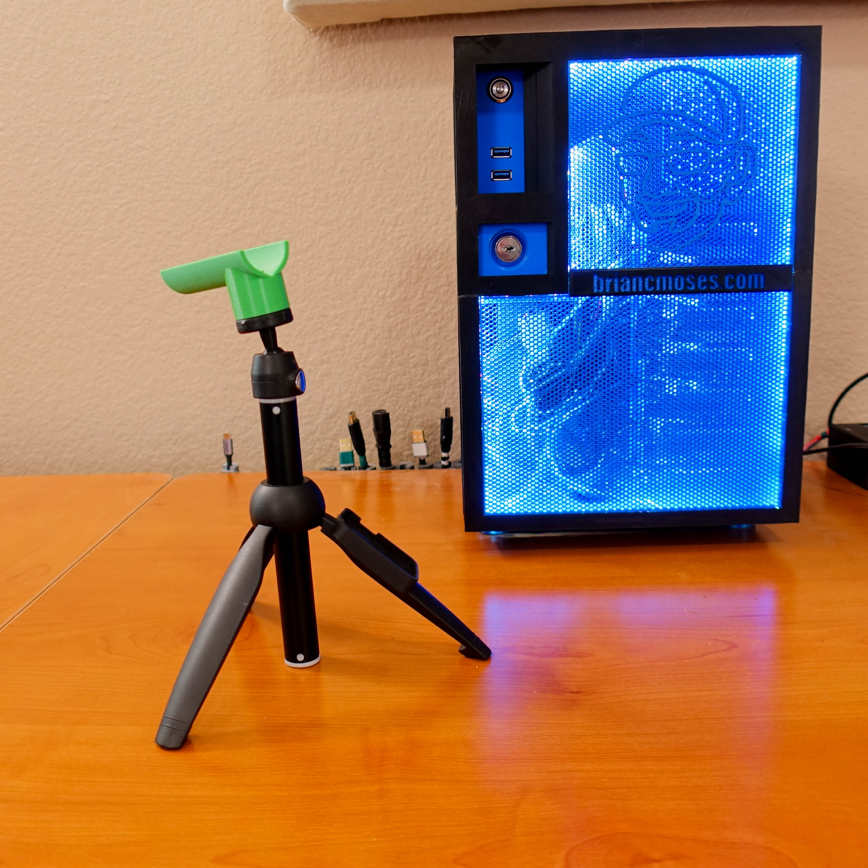 Parametric Tripod Mount for a Flashlight Inverted Insert by