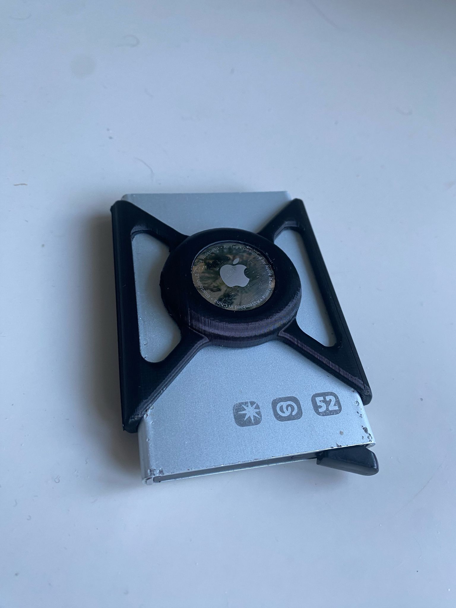 Secrid wallet Airtag and Cash holder