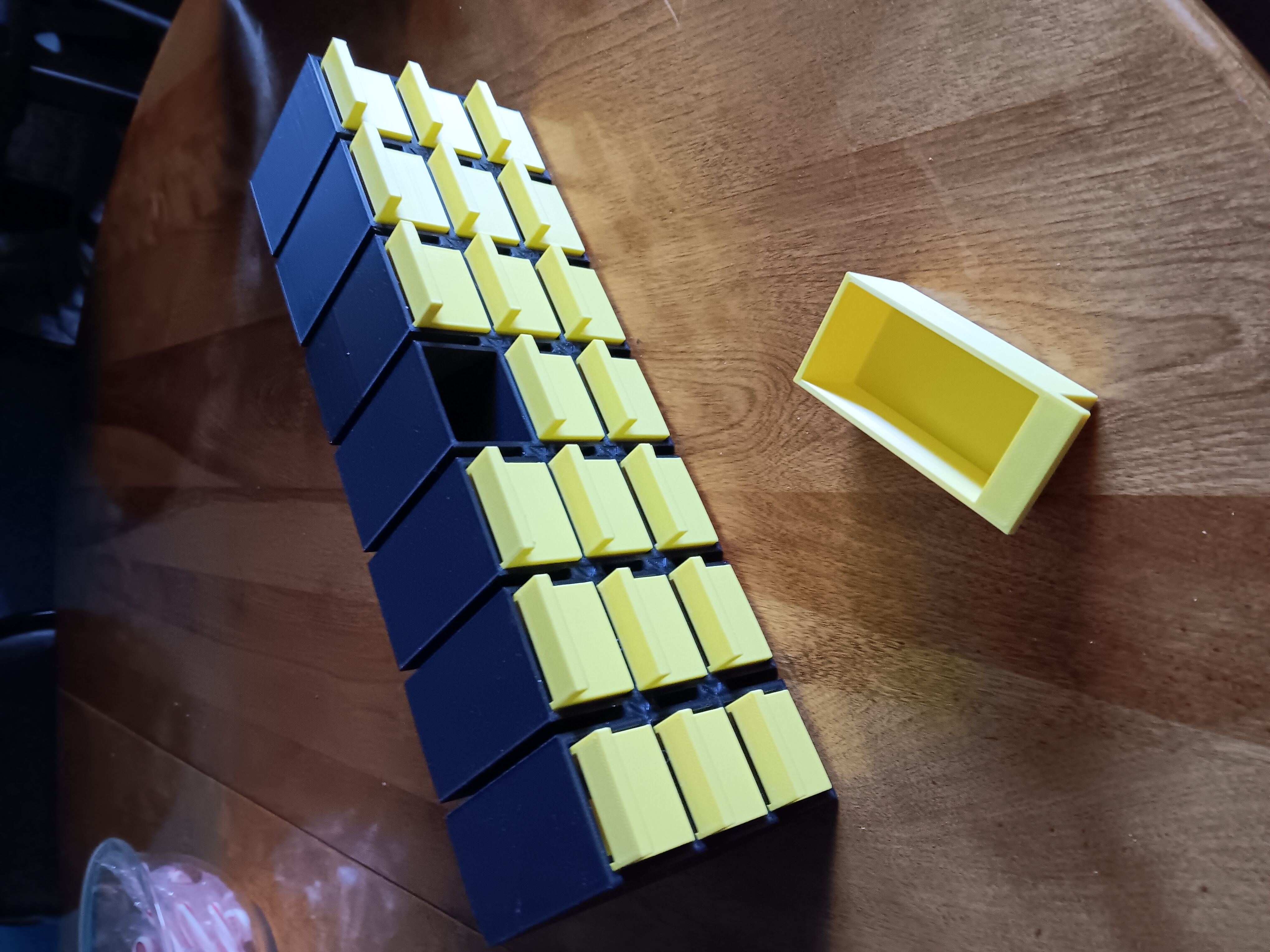 Electronic part organizers