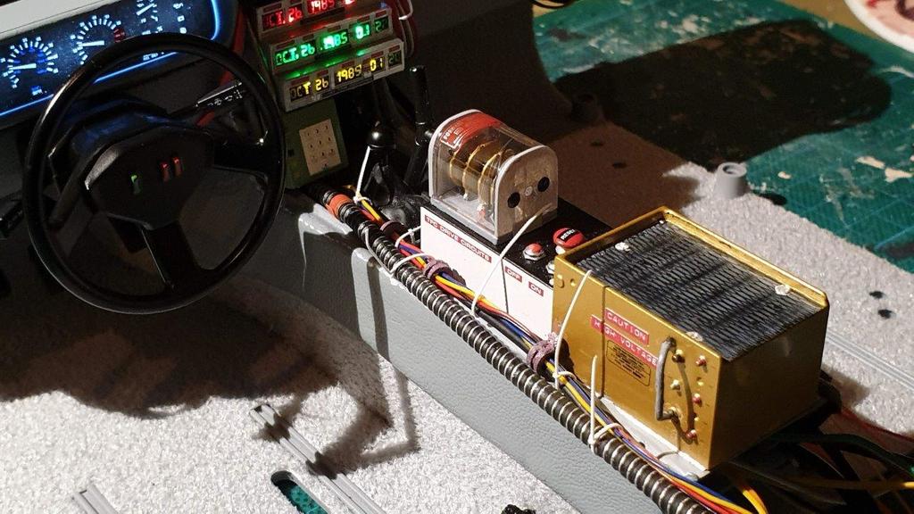 BTTF Time machine (1:8) Purple clamp