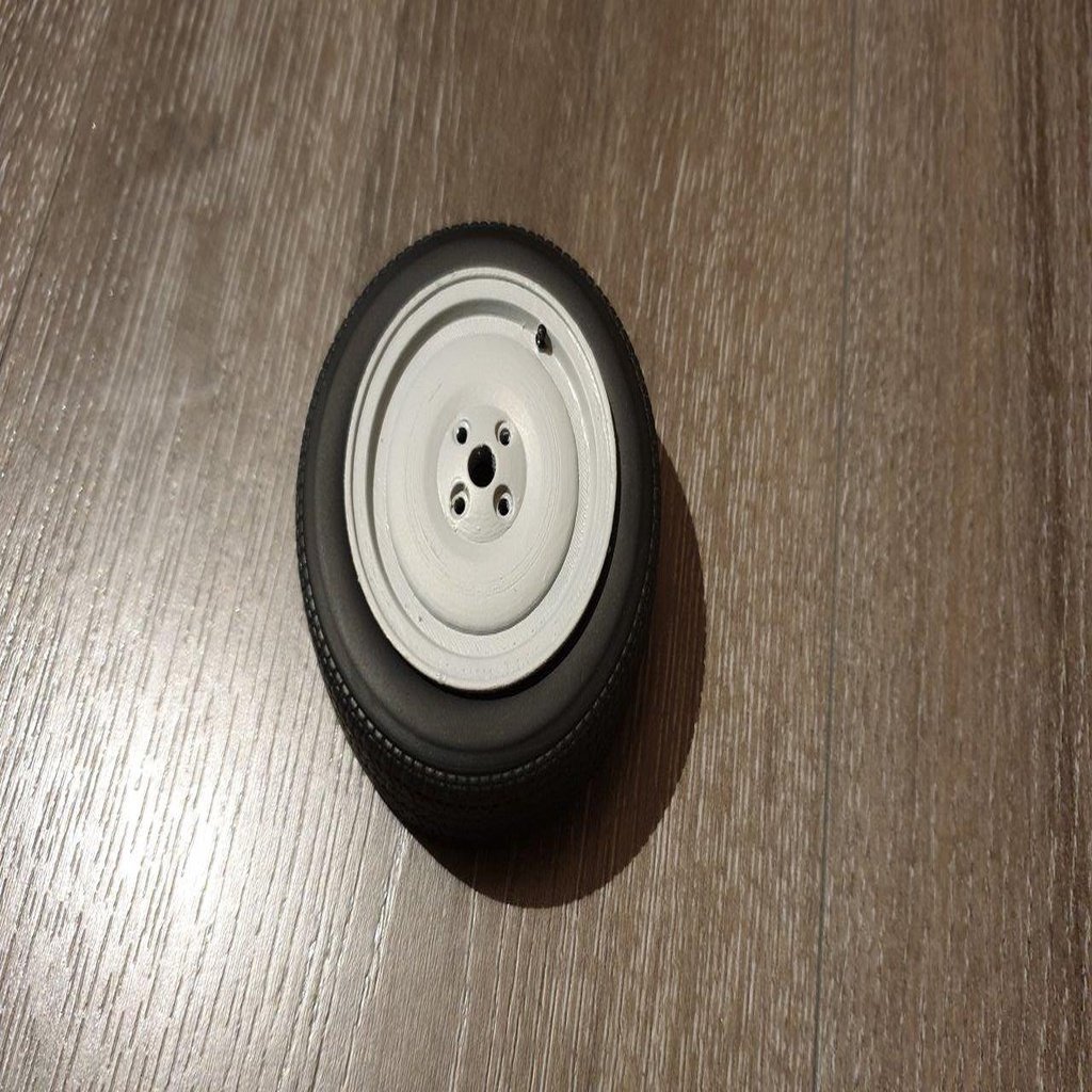 BTTF Time machine (1:8) Delorean Spare Wheel (Cap)