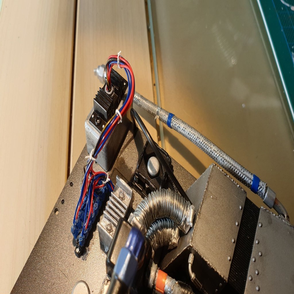BTTF Time machine (1:8) Wire splitter (8 wires)