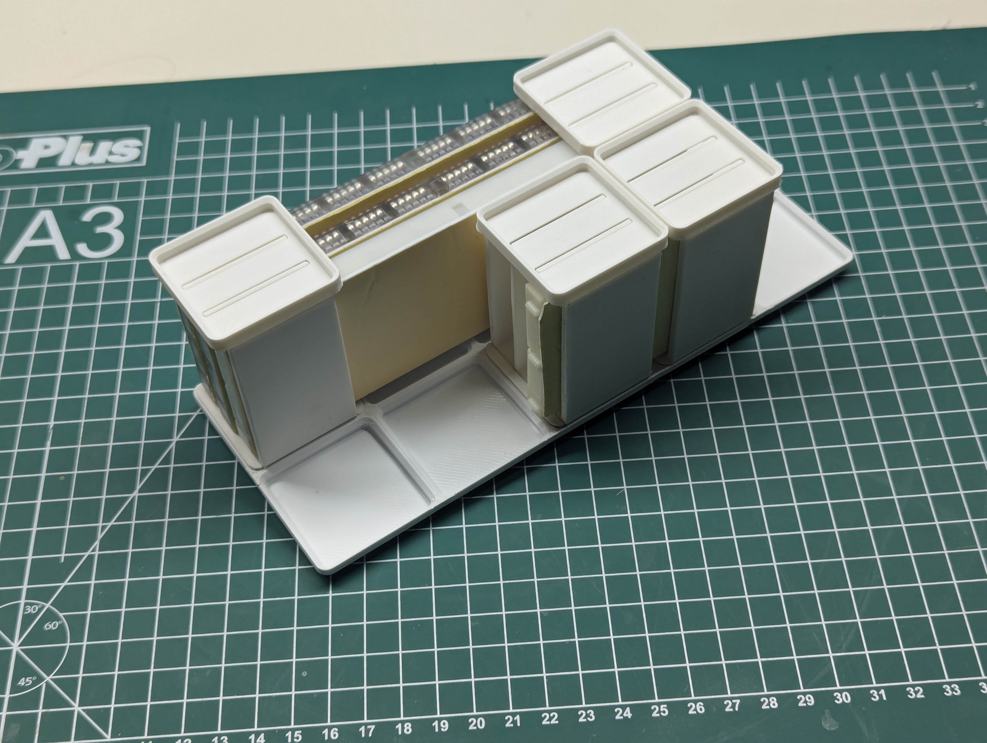 Miniatura 5 do modelo 3D Gridfinity Breadboard Holder Stackable 1x1x9U