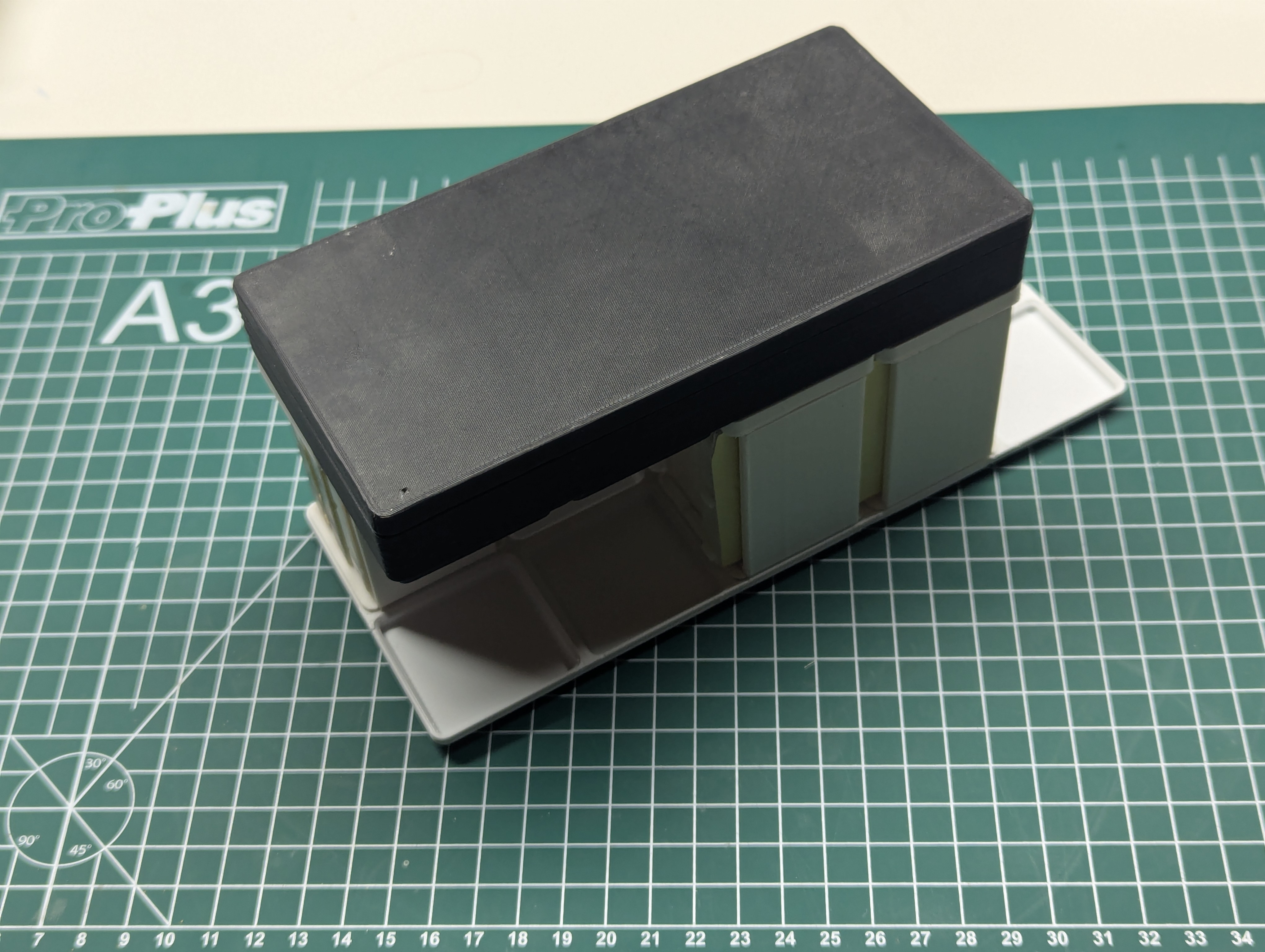 Miniatura 6 do modelo 3D Gridfinity Breadboard Holder Stackable 1x1x9U