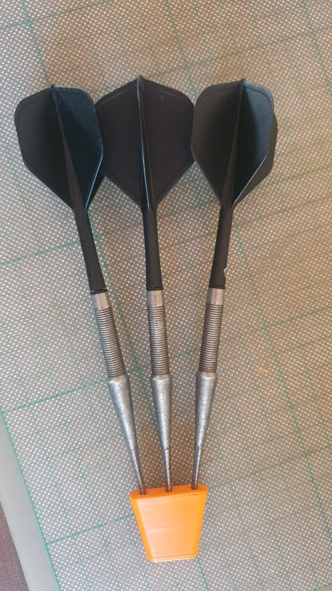 Small minimalistic Dartsholder. Print up-side-down. No supports. Proven model. Use PLA - ABS - TPU or PETG.   After printing, heat the dart
