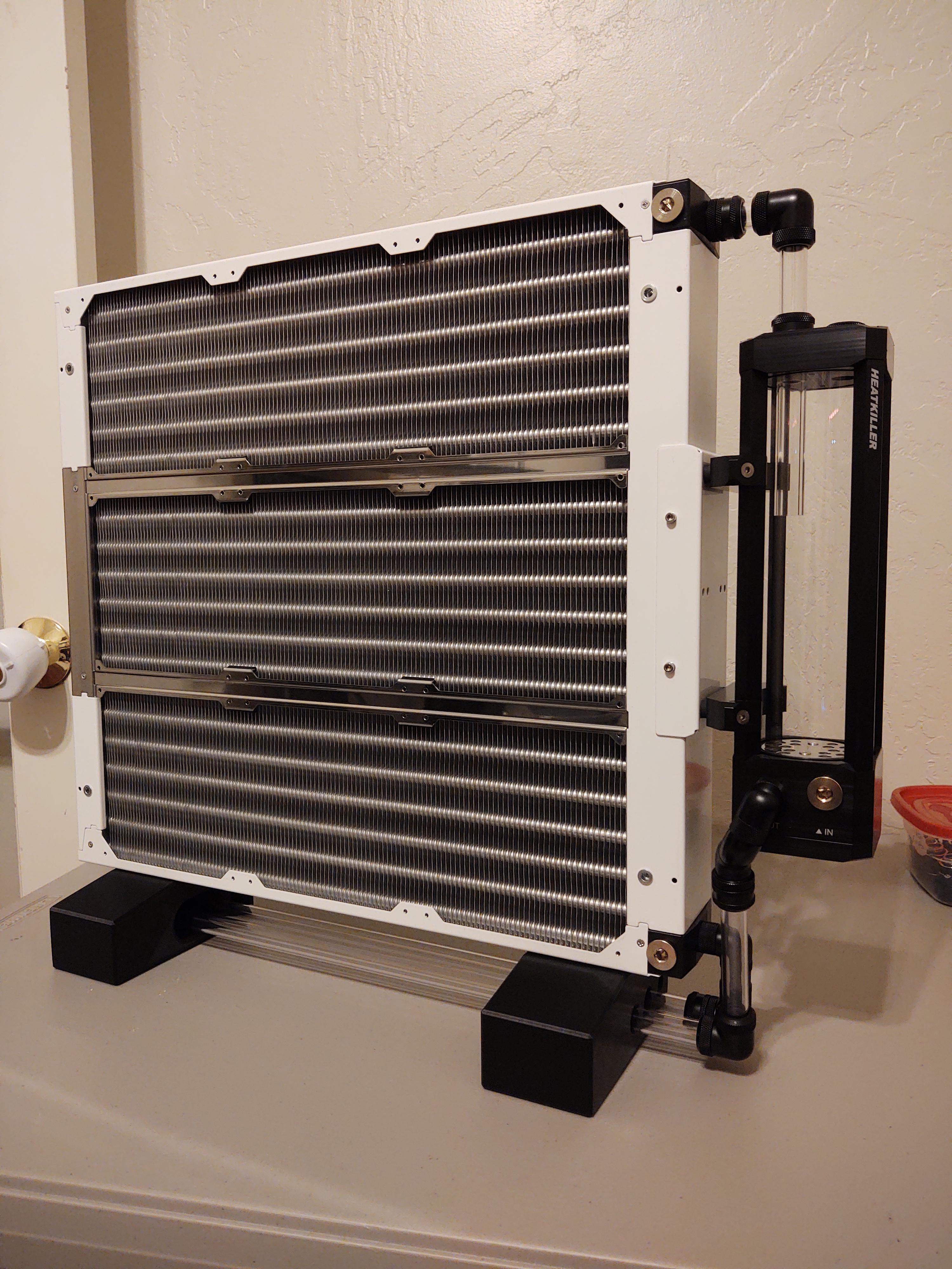 Watercool MO-RA3 Feet w/ Tubing and Wiring Channels