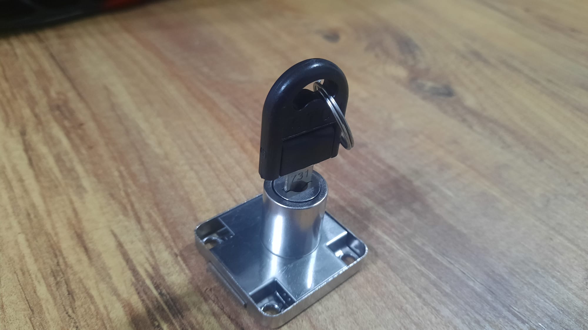 Miniatura 4 do modelo 3D cheap caravan lock