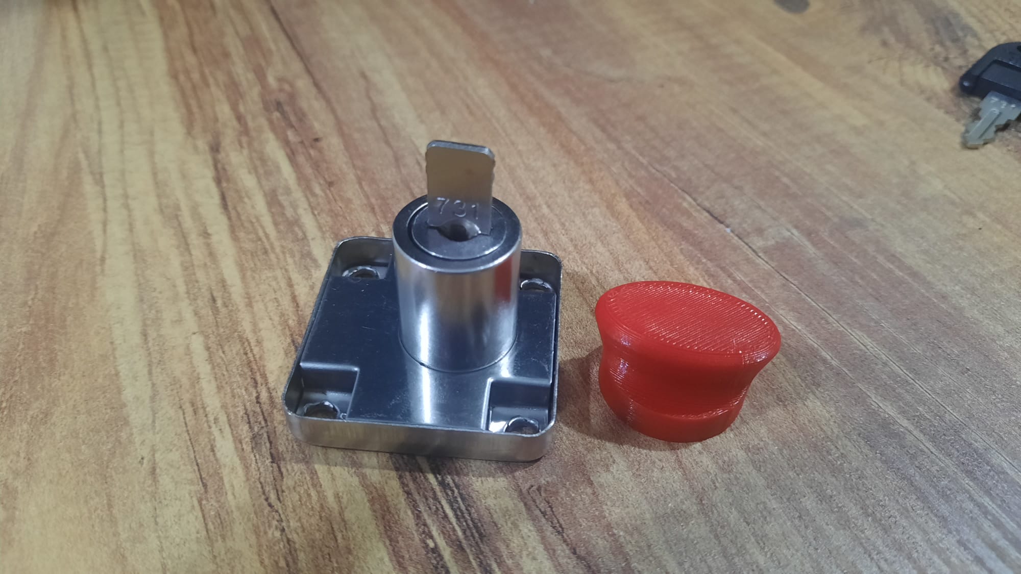 Miniatura 2 do modelo 3D cheap caravan lock