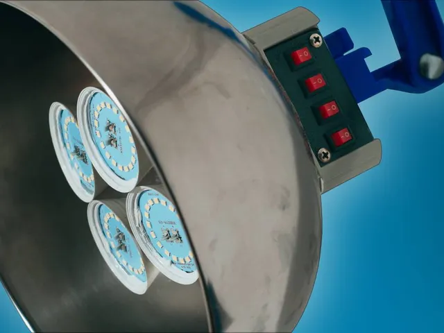 Studio Light - faceplate and flexible arm