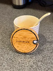 Sugar bowl lid seal