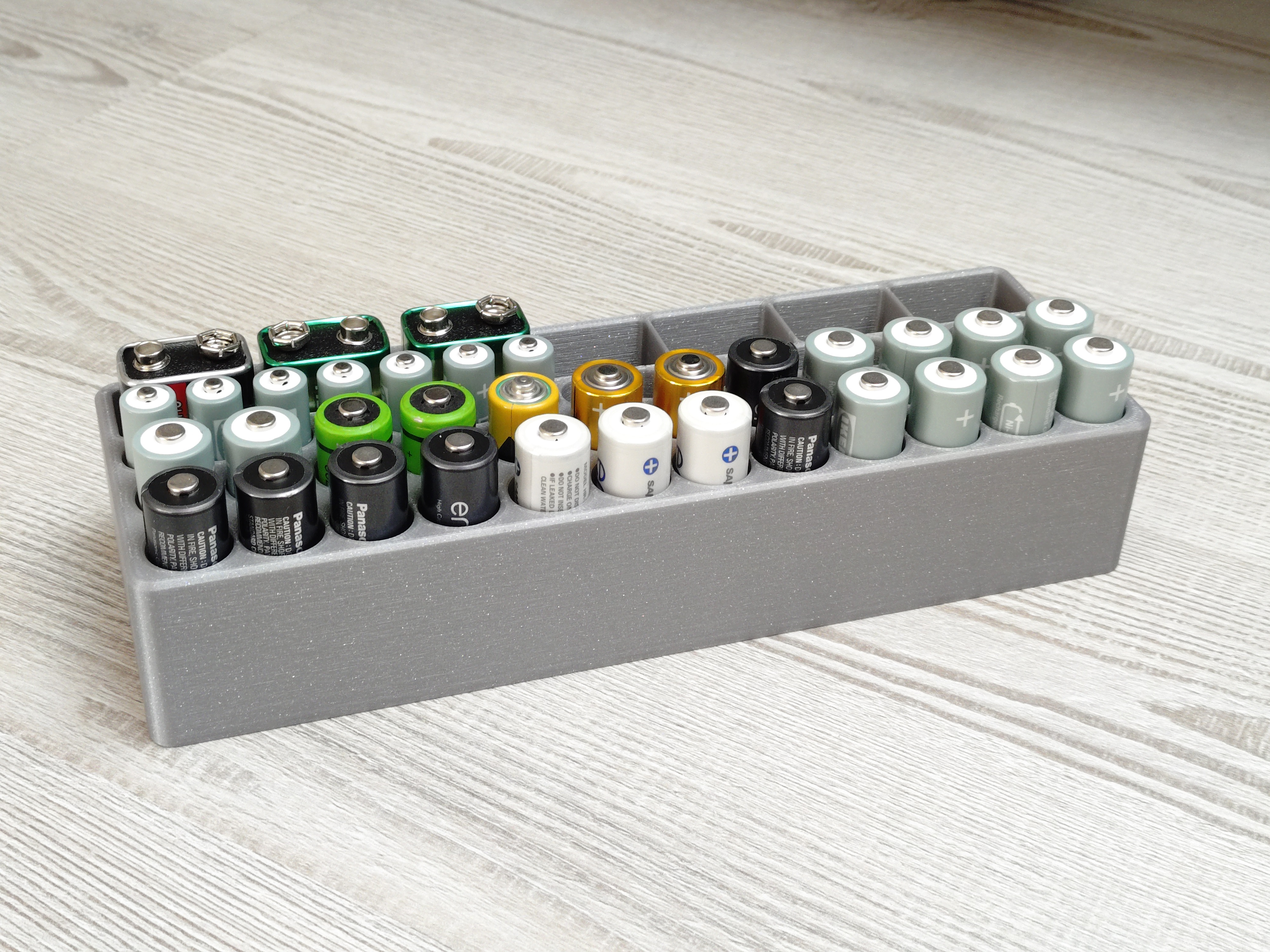 9V AA AAA Battery Organizer
