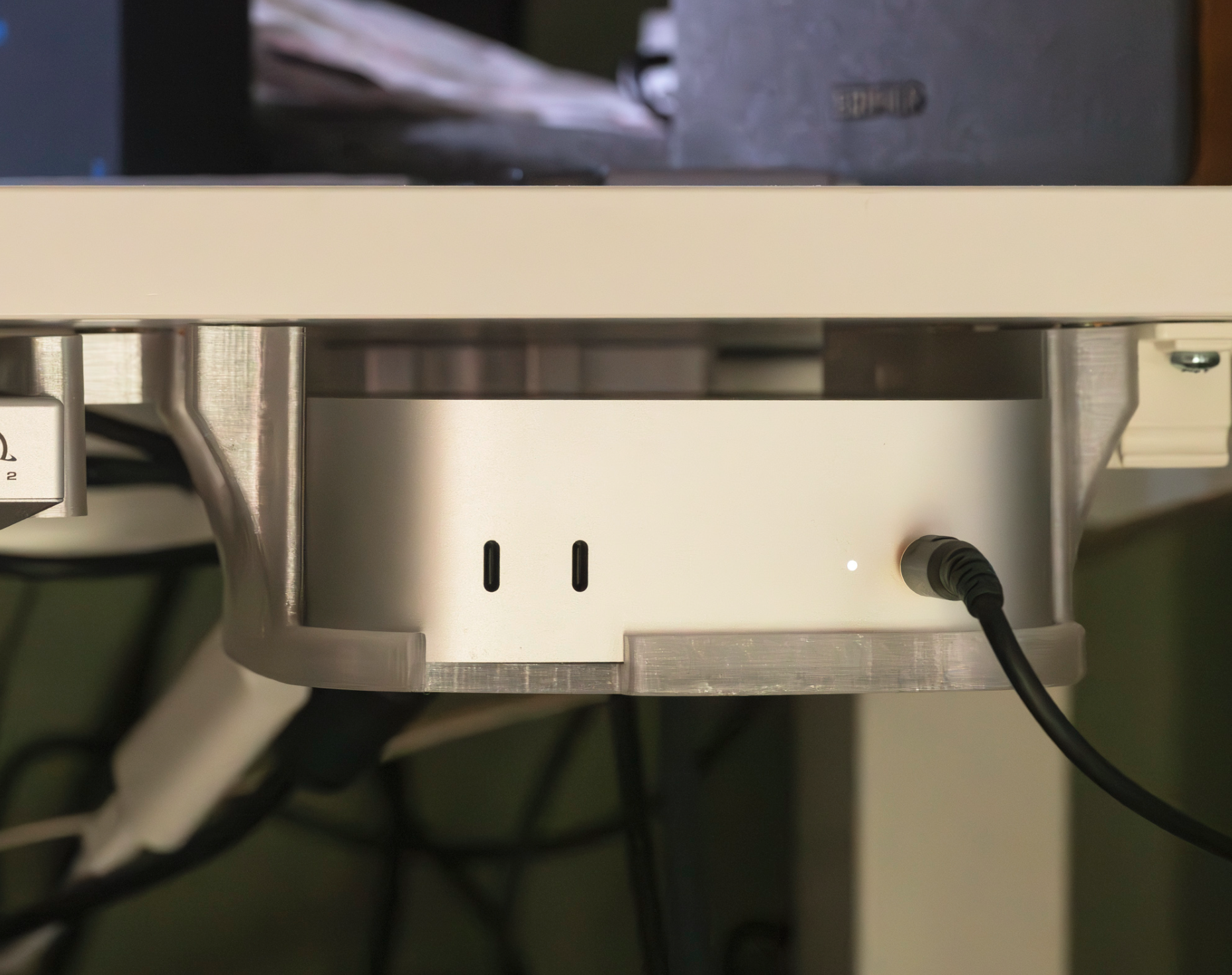 M4 Mac mini desk mount
