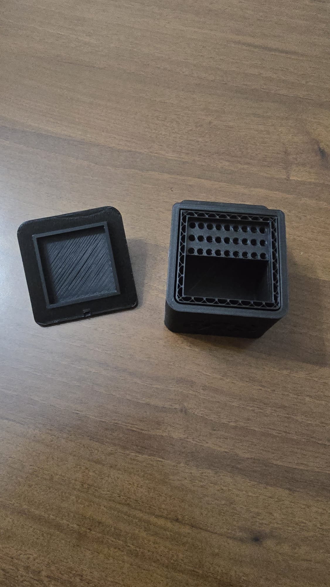 Railing ashtray — thumbnail 2