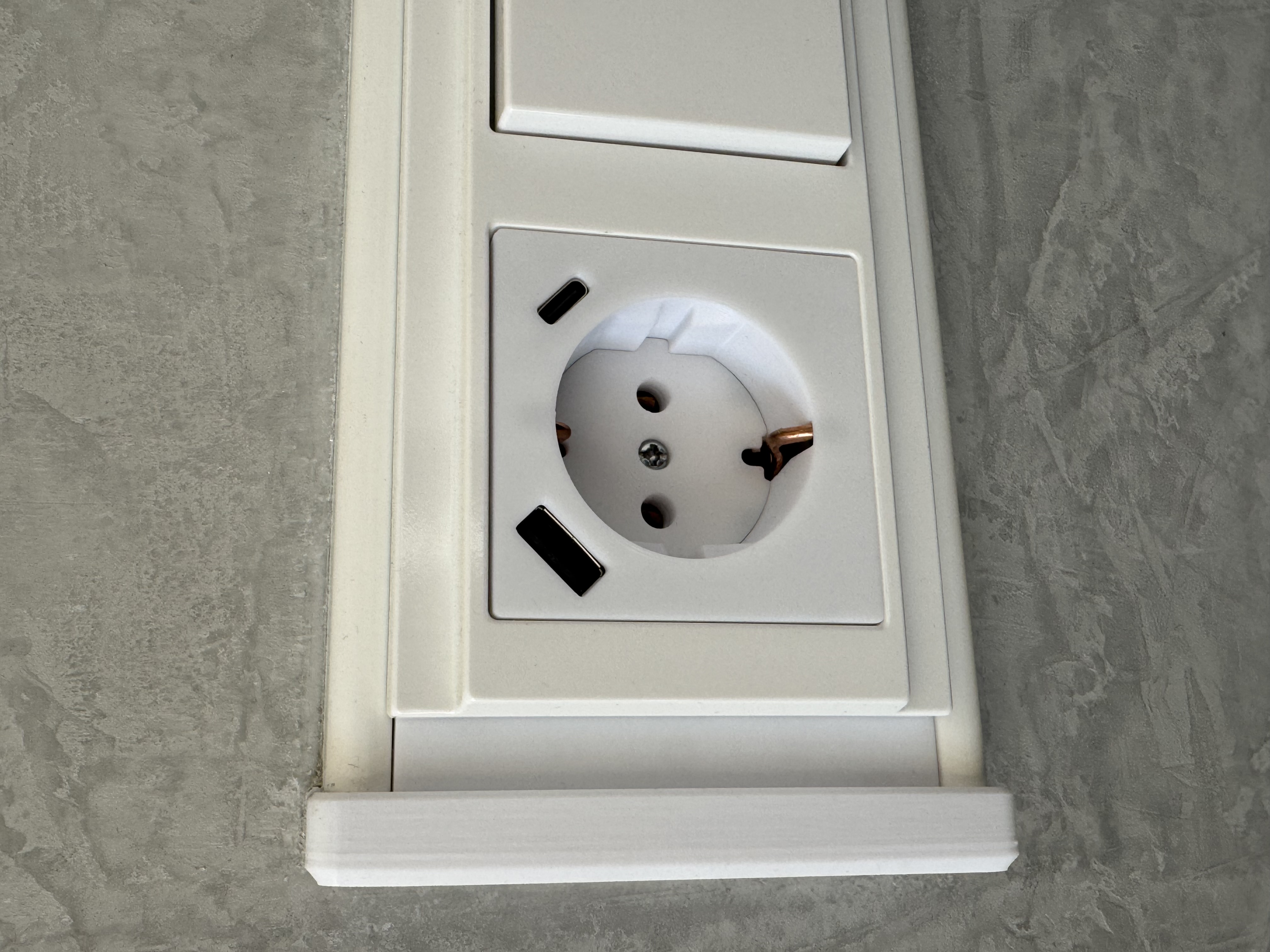 UNITEC Monaco USB A/C Cover to Jung AS55 System