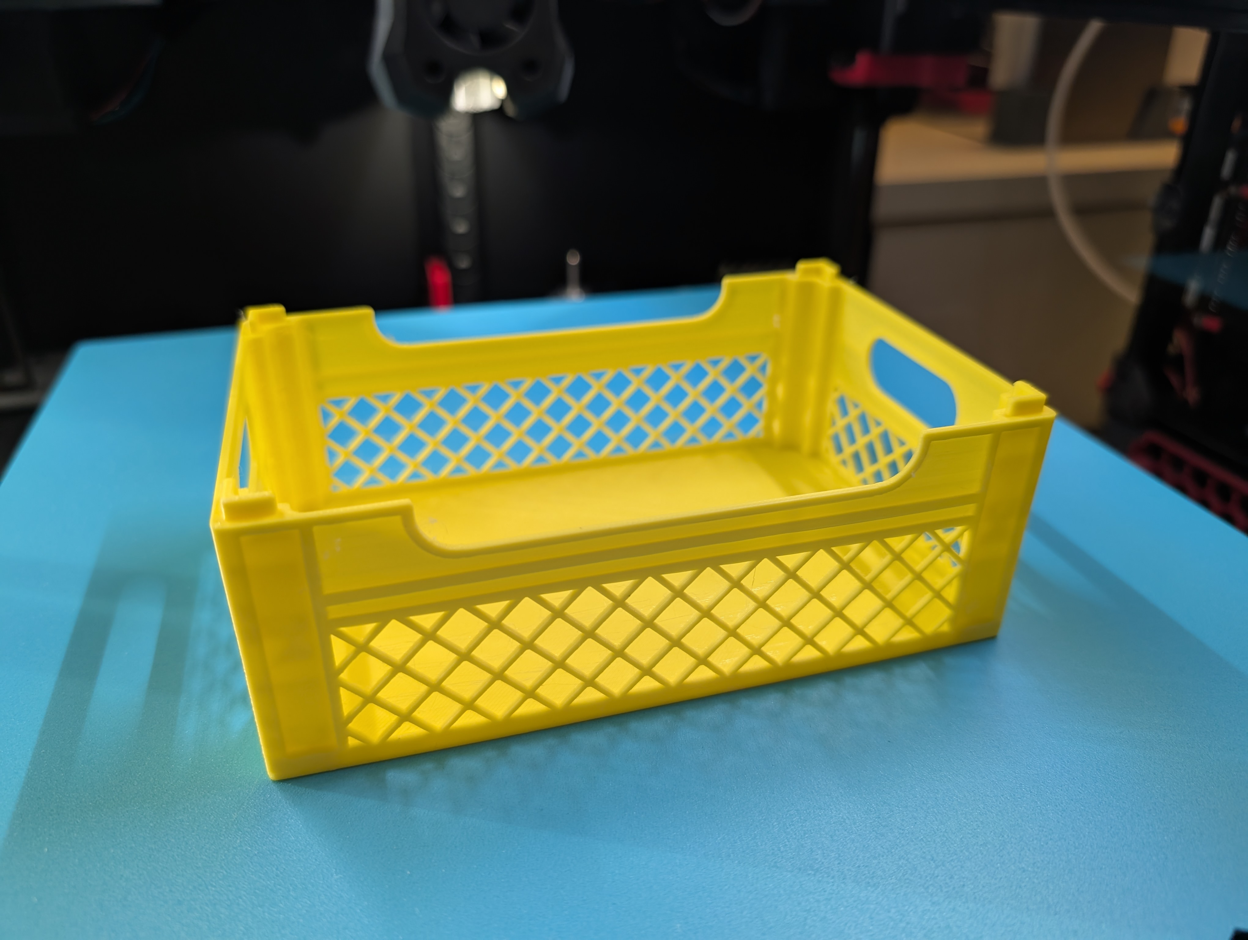 Miniatura 3 do modelo 3D Stackable Crate (less material) | REMIX