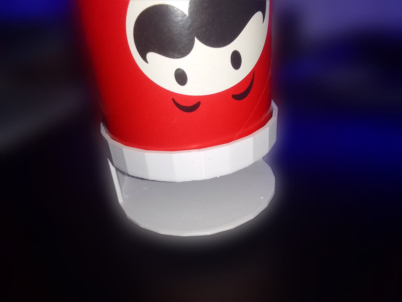 Chips dispenser