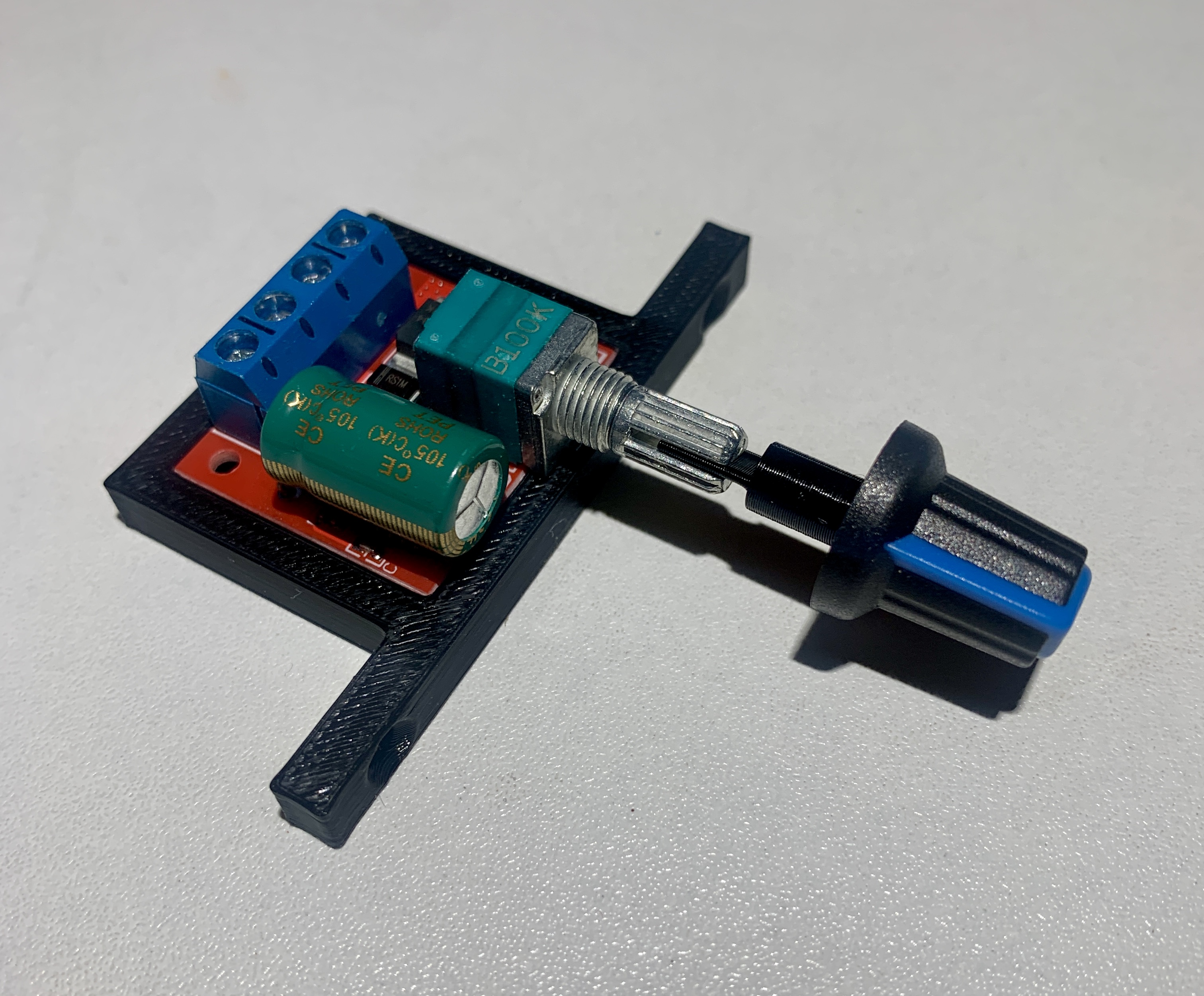 Halter für PWM Contoller