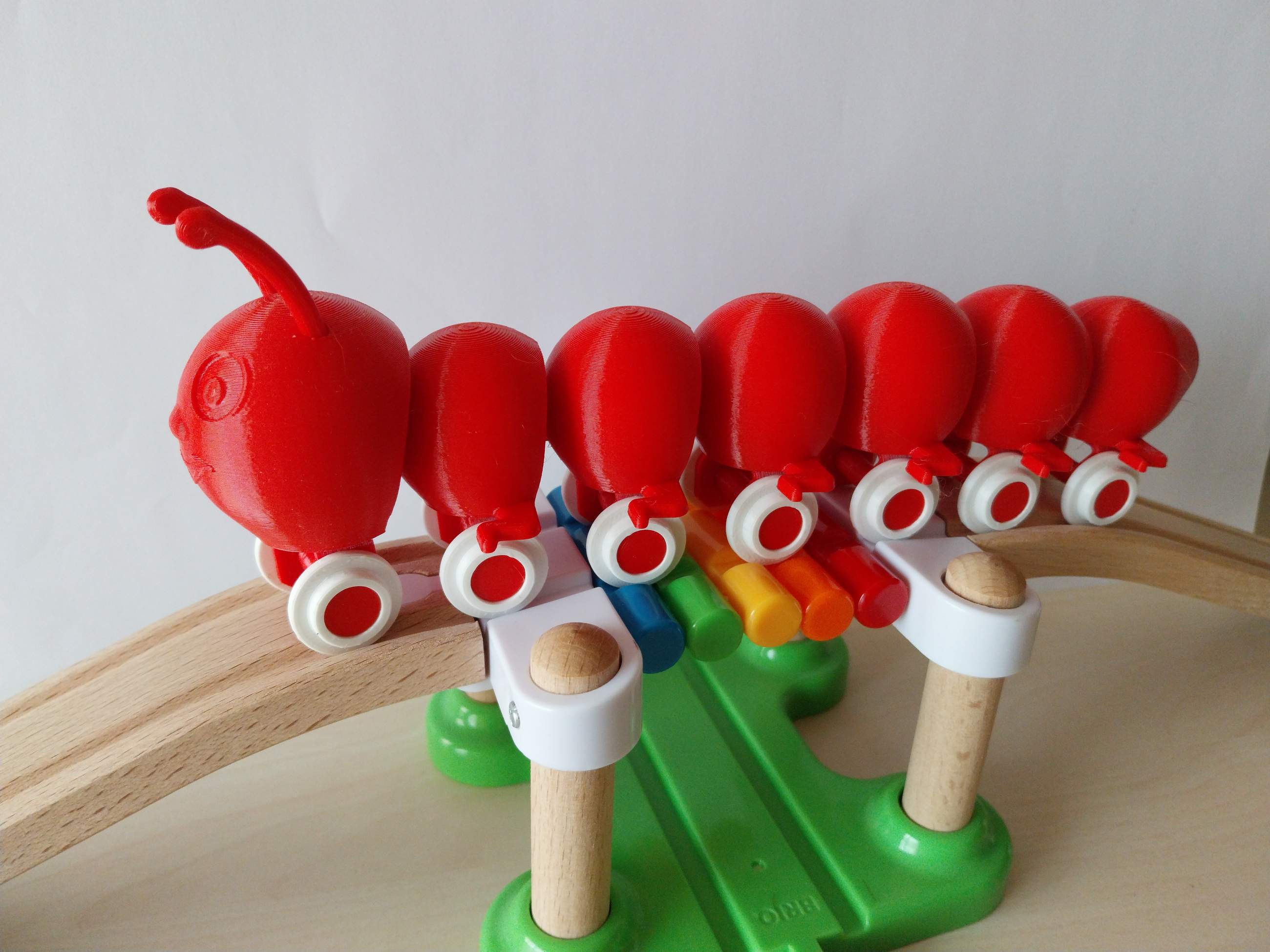 Caterpillar "Cuca" for BRIO / Eruga “Cuca” per a BRIO