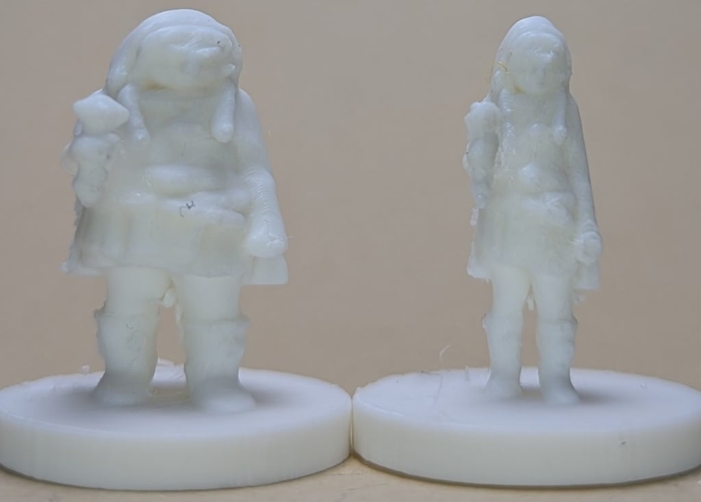 Halfling Cleric Female (20mm + chonky version) (DND / TTRPG)