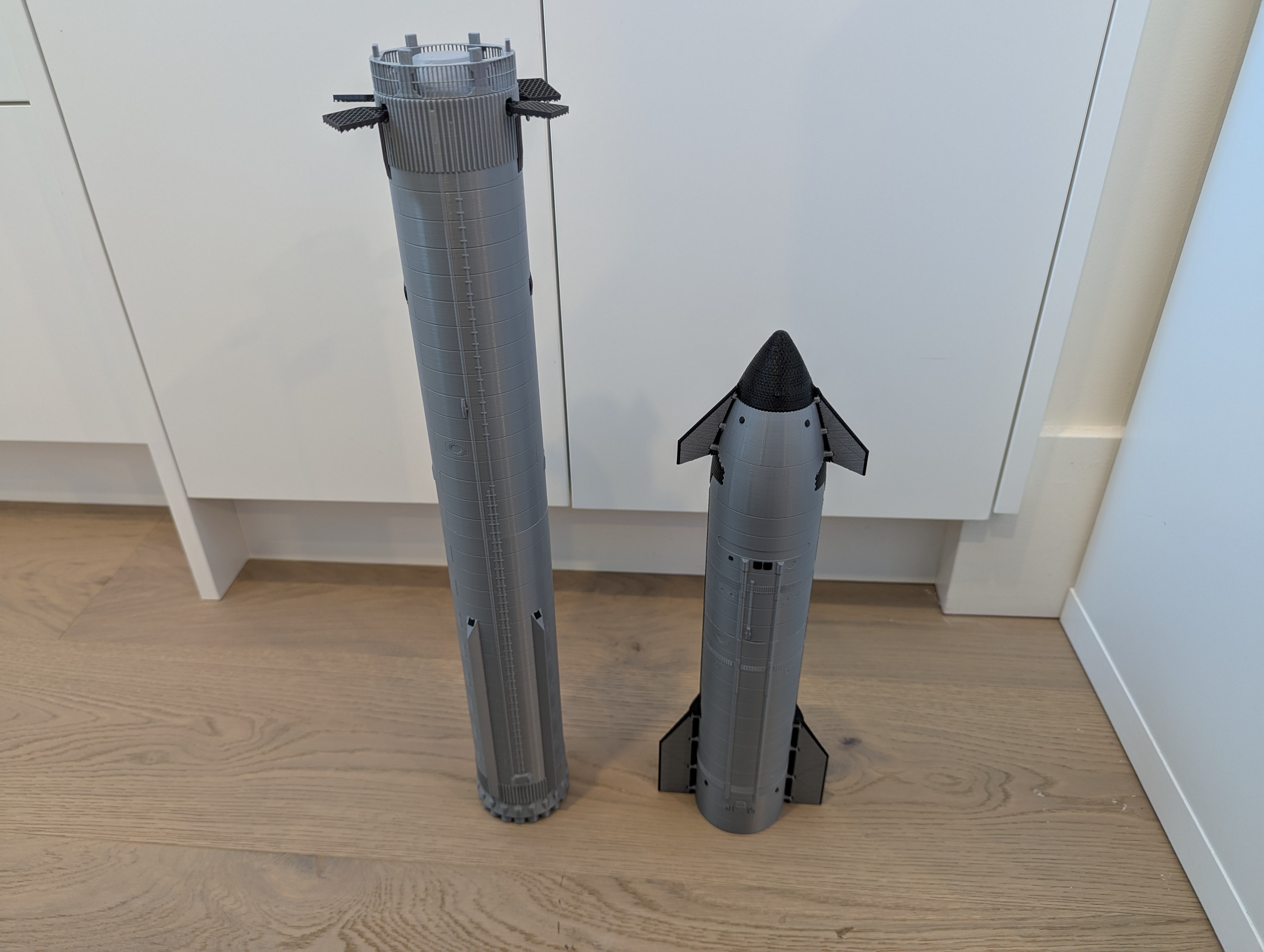 SpaceX Starship Super Heavy Booster (Block 2) (1:144 Scale)