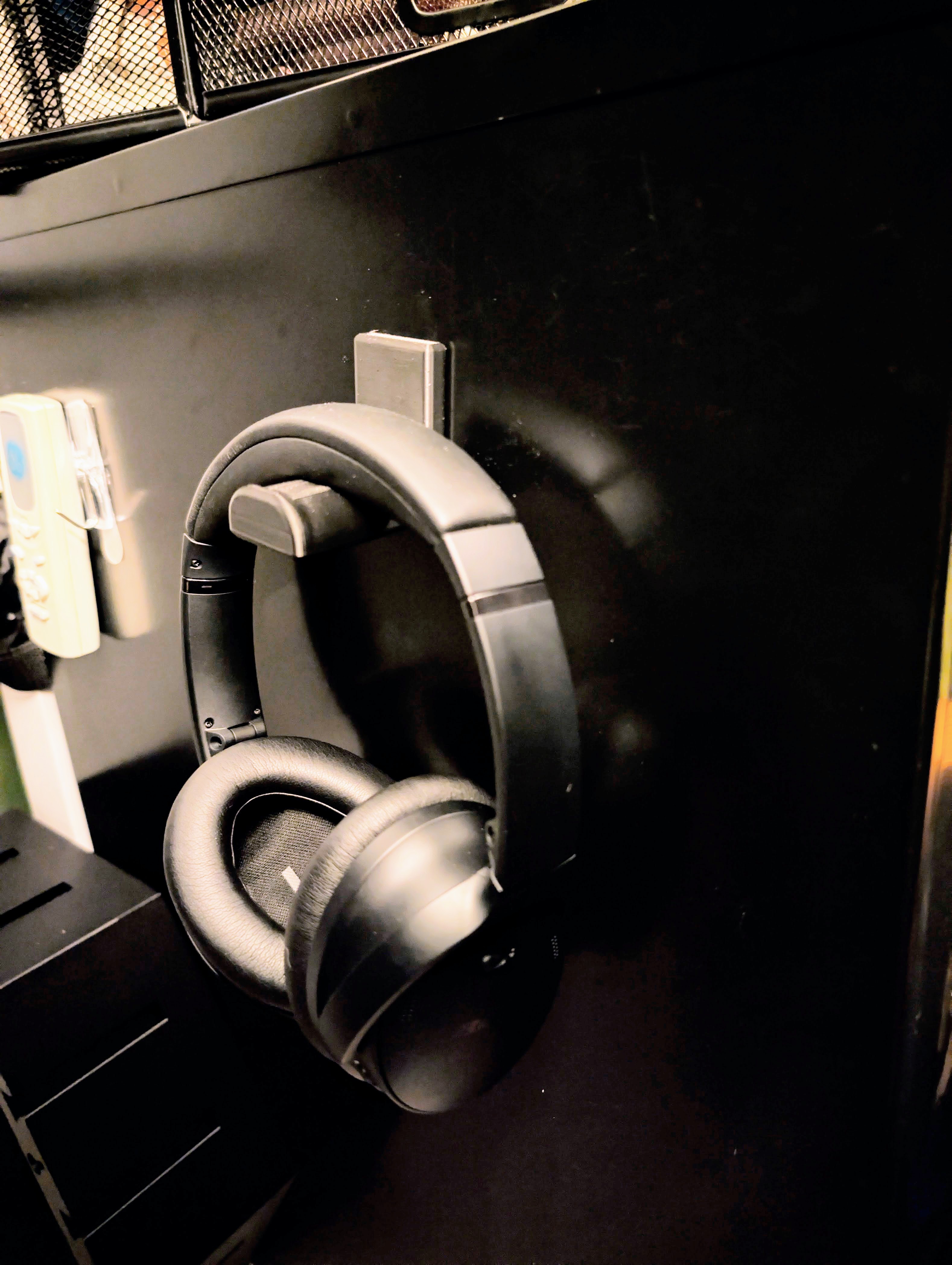 Magnetic Headphone Holder