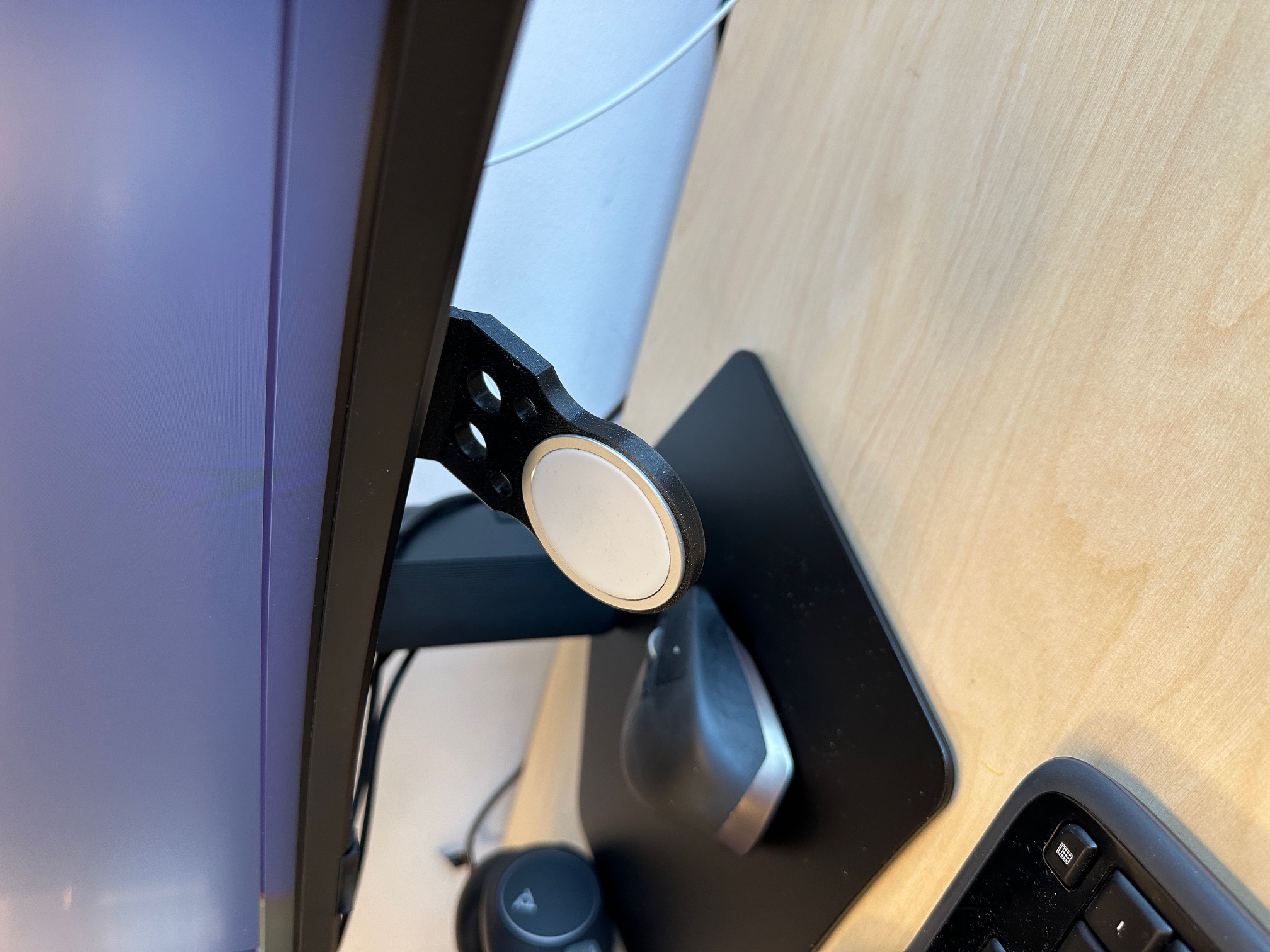 Magsafe bracket