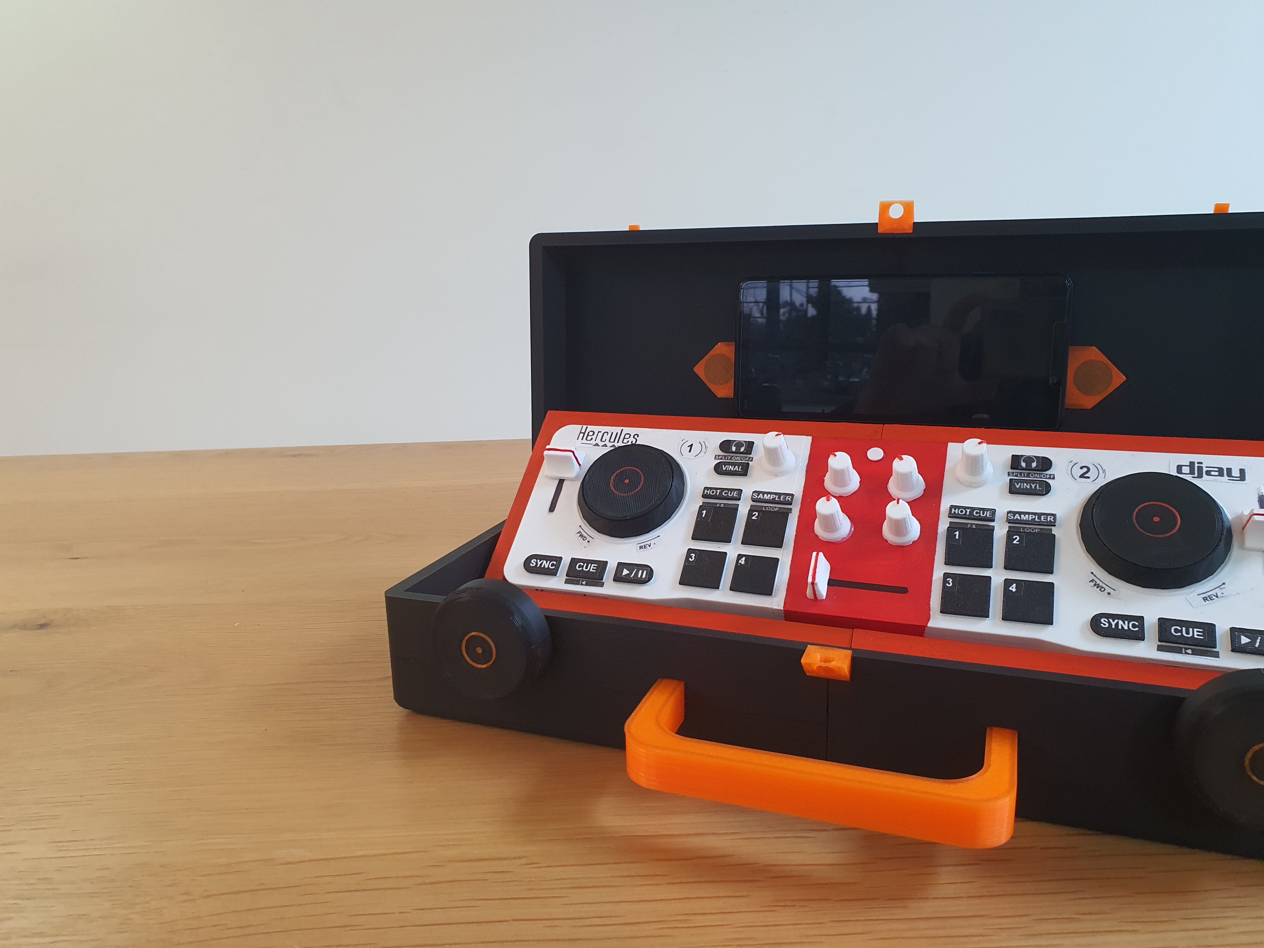 Hera: an overengineered modular carrying case for the Hercules DJ control mix — miniatura 5